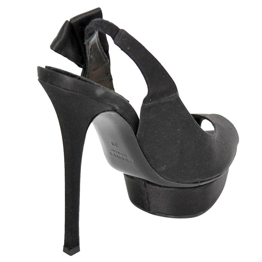 Satin Black color Lateral bow Heel height cm 14 (5.5 inches) 3 cm plateau (1.18 inches)
