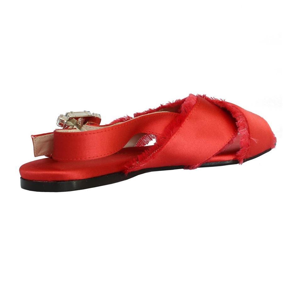 Red Anna Baiguera Satin sandal size 40 For Sale