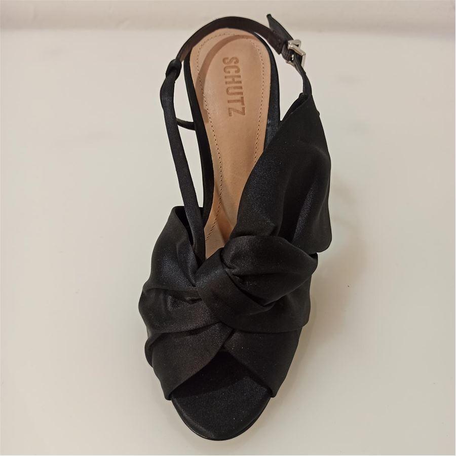 Schutz Satin sandals size 39 In Excellent Condition For Sale In Gazzaniga (BG), IT