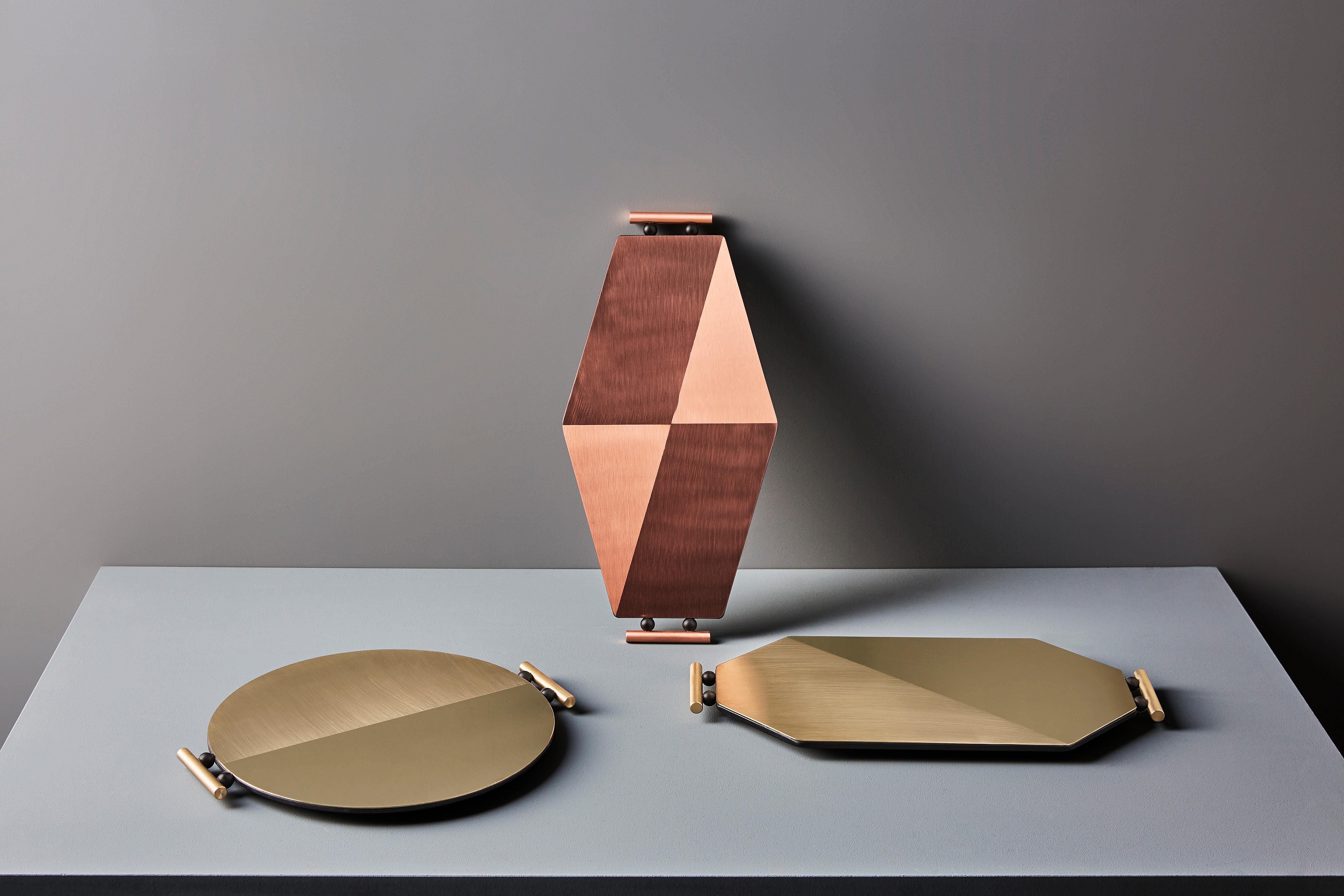 Vassoio ottagonale in ottone spazzolato e lucidato ''Satin'' di Mingardo In condizioni Nuovo in vendita a Geneve, CH