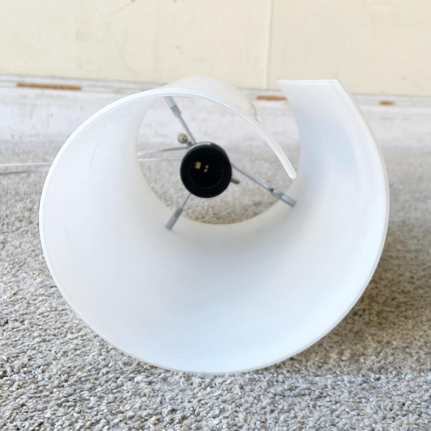 Lampada a sospensione in vetro bianco satinato di Leucos In condizioni buone in vendita a Delray Beach, FL