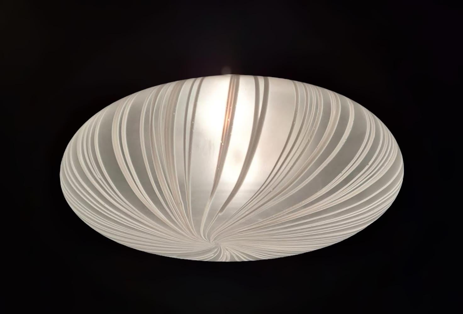 Murano en blanc satiné en vente 1