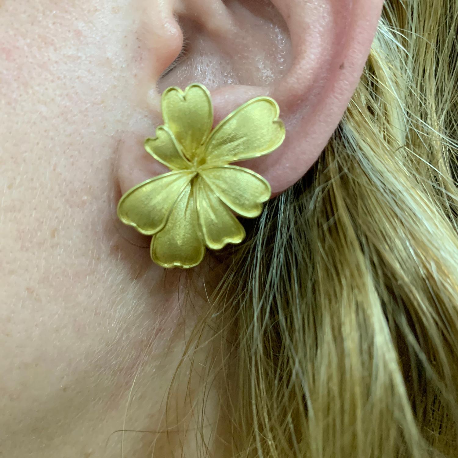 Satin Yellow Gold Flower Earrings 5