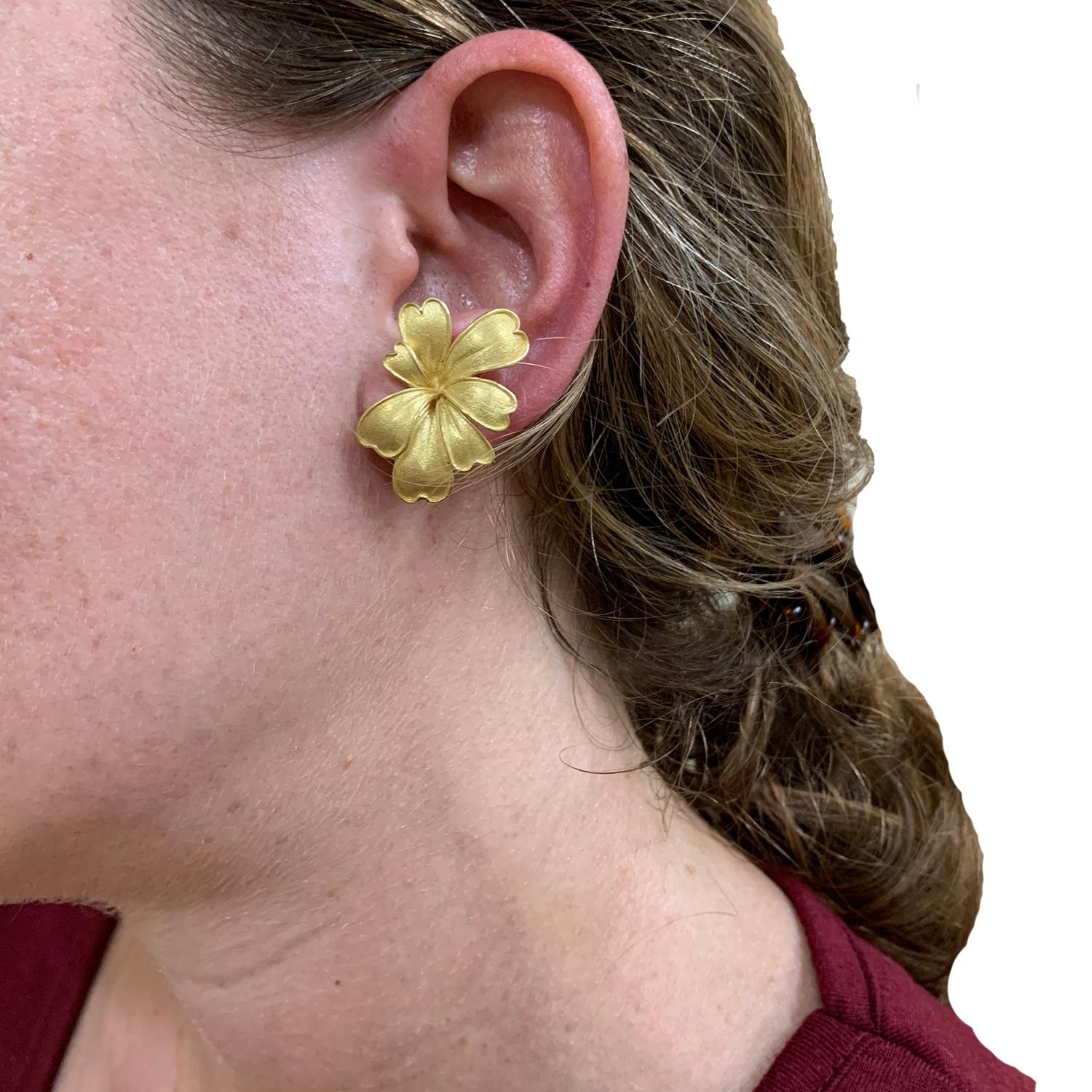 Satin Yellow Gold Flower Earrings 6