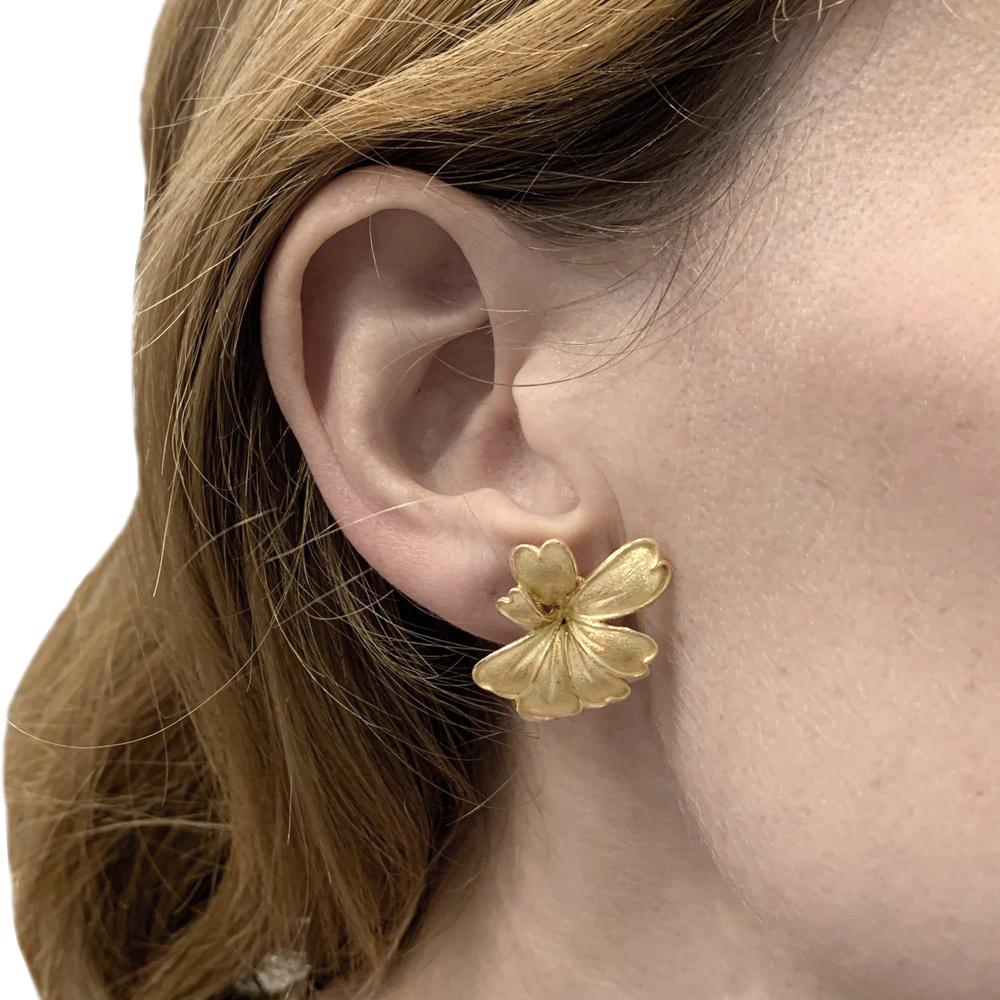 Satin Yellow Gold Flower Earrings 2