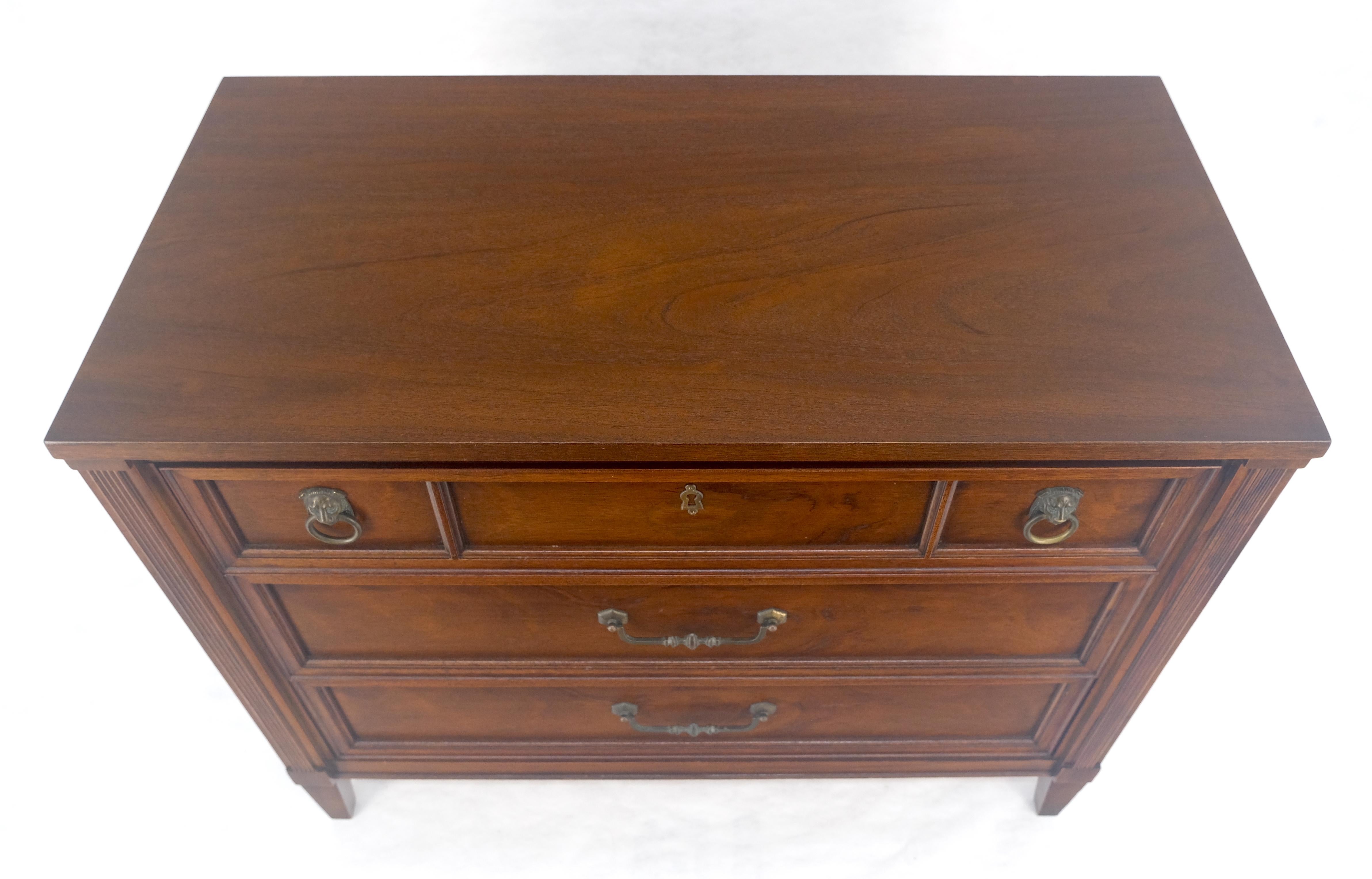 Americano Cassettone a 3 cassetti in raso di Century Furniture MINT! in vendita