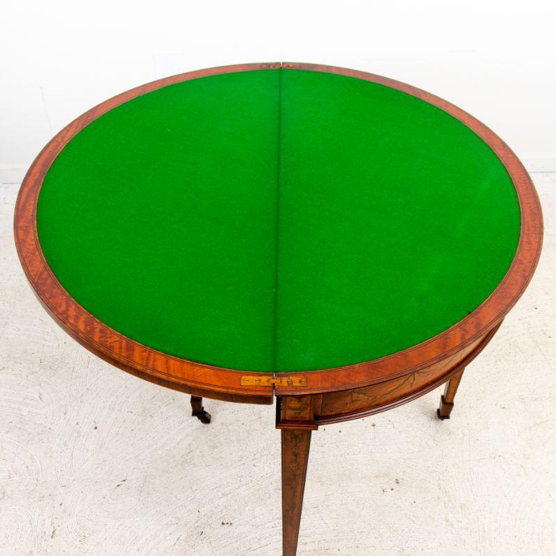 XIXe siècle Table à cartes demi-lune en bois de citronnier et acajou en vente