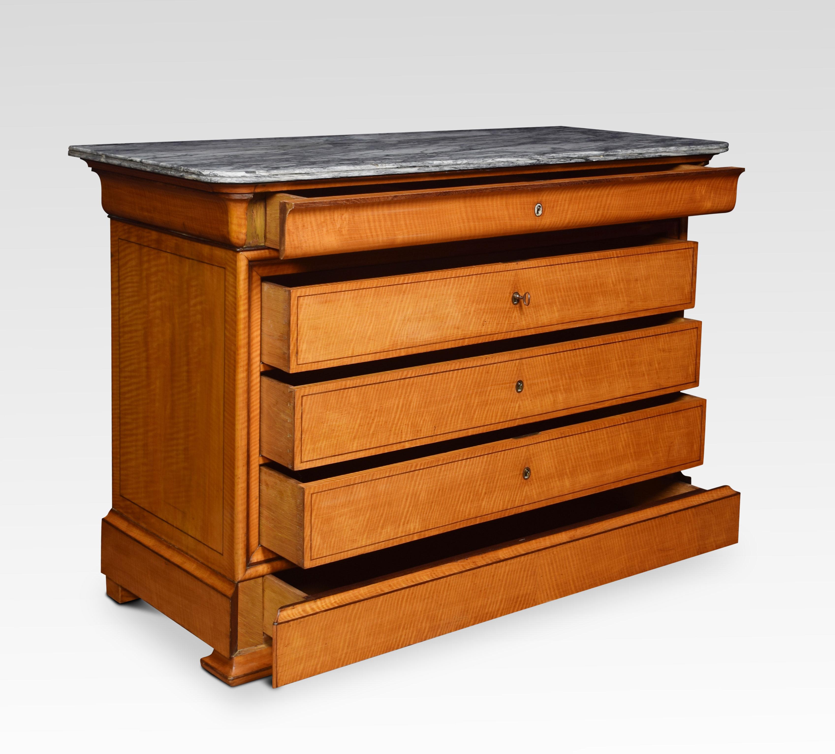Satinwood banded commode, the grey veined marble rectangular top above a cushion moulded projecting frieze drawer with three long drawers below. Having an unusual secret base drawer, all raised up on block feet.
Dimensions
Height 38.5 inches
Width