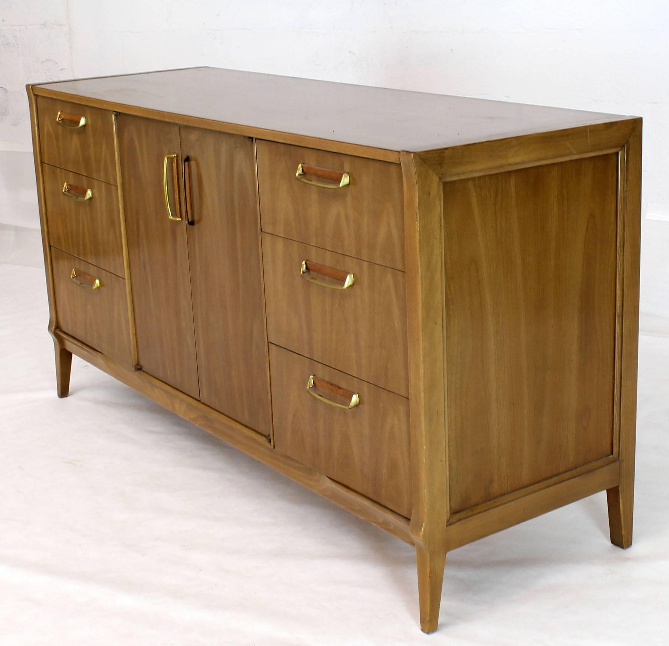 Madera Satinada Latón Tiradores Cómoda Credenza