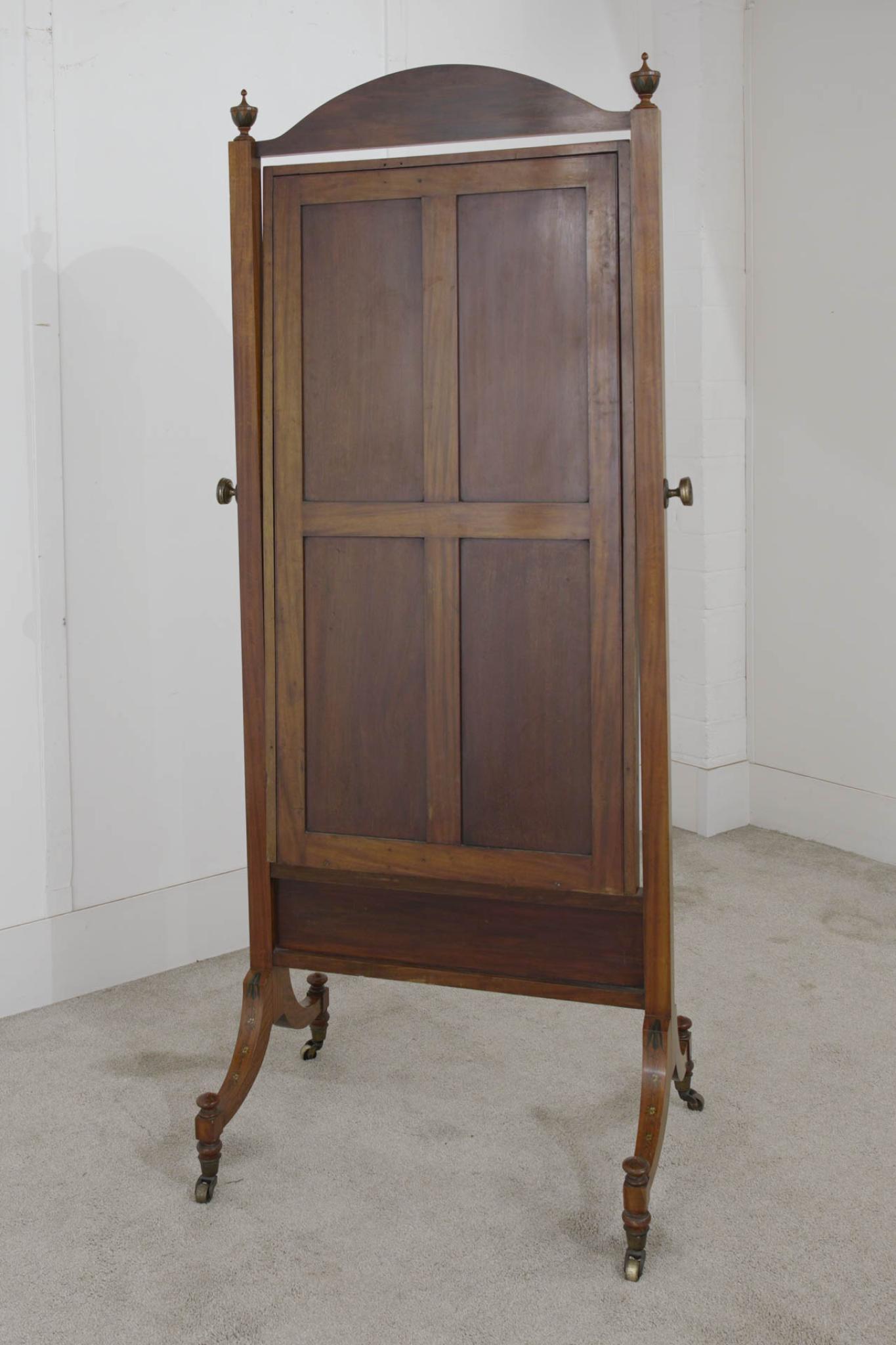 Miroir de cheval en bois satiné Maple & Co 1890 en vente 3