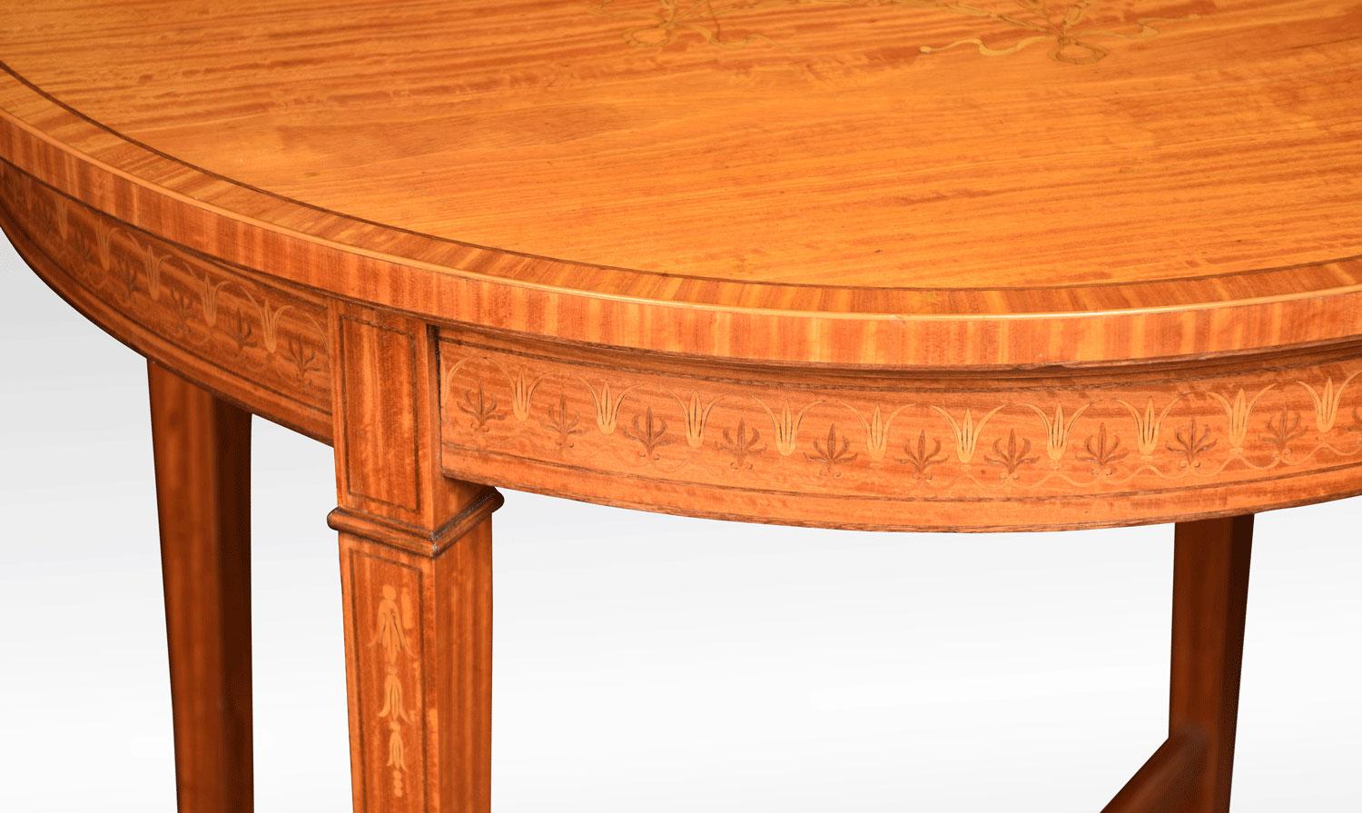 Table centrale incrustée en bois de satin Bon état - En vente à Cheshire, GB