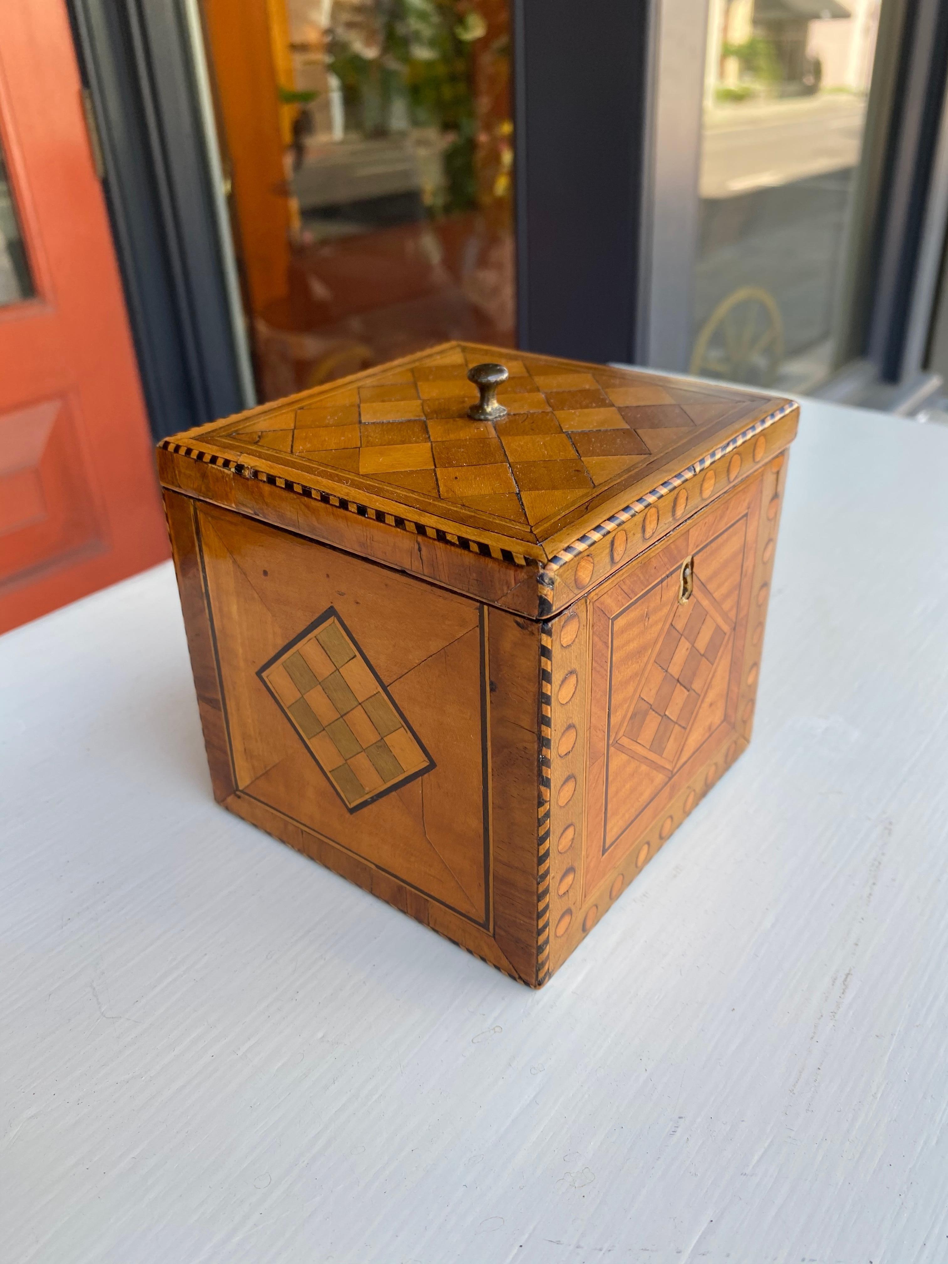 Satinwood inlaid cube tea caddy In Good Condition In Charleston, SC