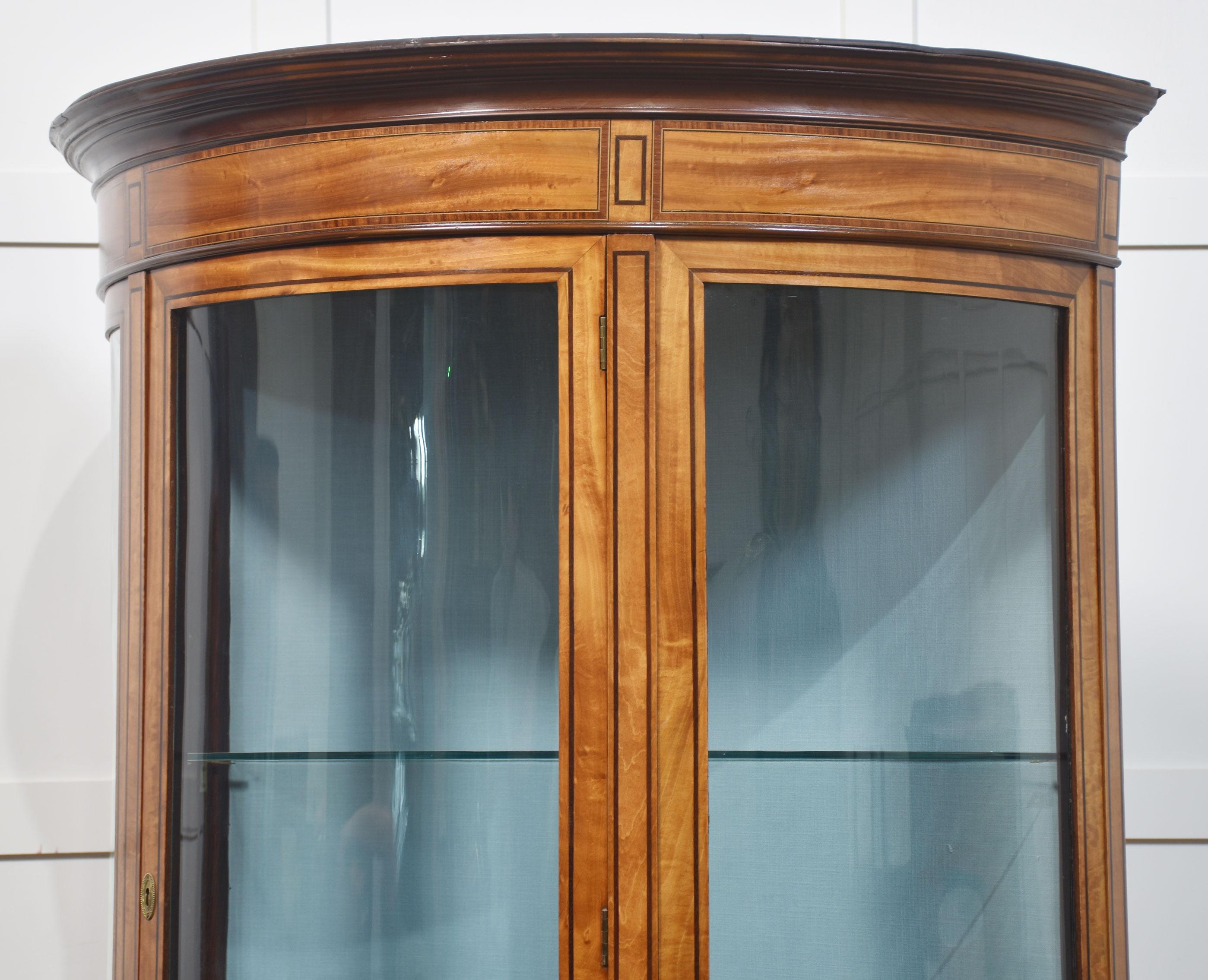 Satinwood inlaid display cabinet in vendita 8