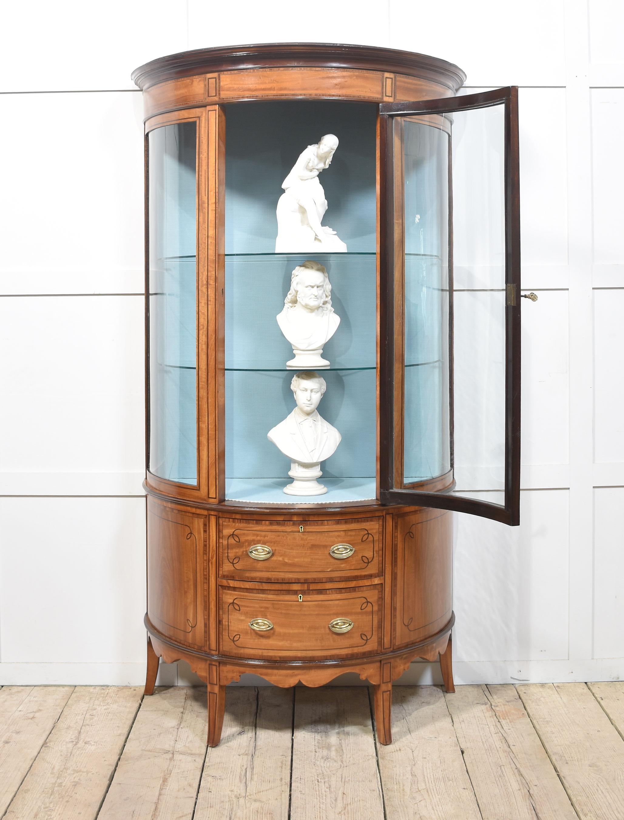 Legno di seta Satinwood inlaid display cabinet in vendita