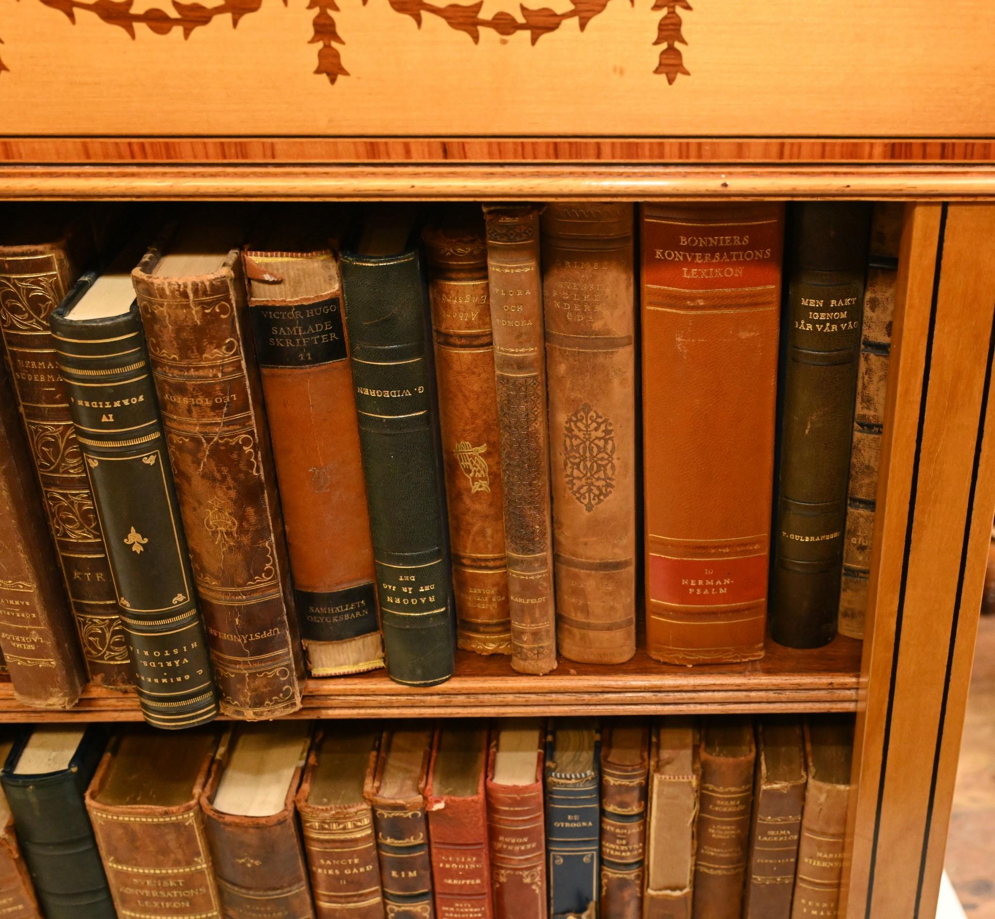 Bibliothèque ouverte en bois de citronnier - Bibliothèques Regency incrustées Sheraton en vente 14