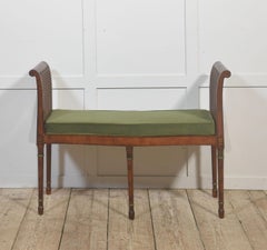 Satinwood Lackierter Hocker