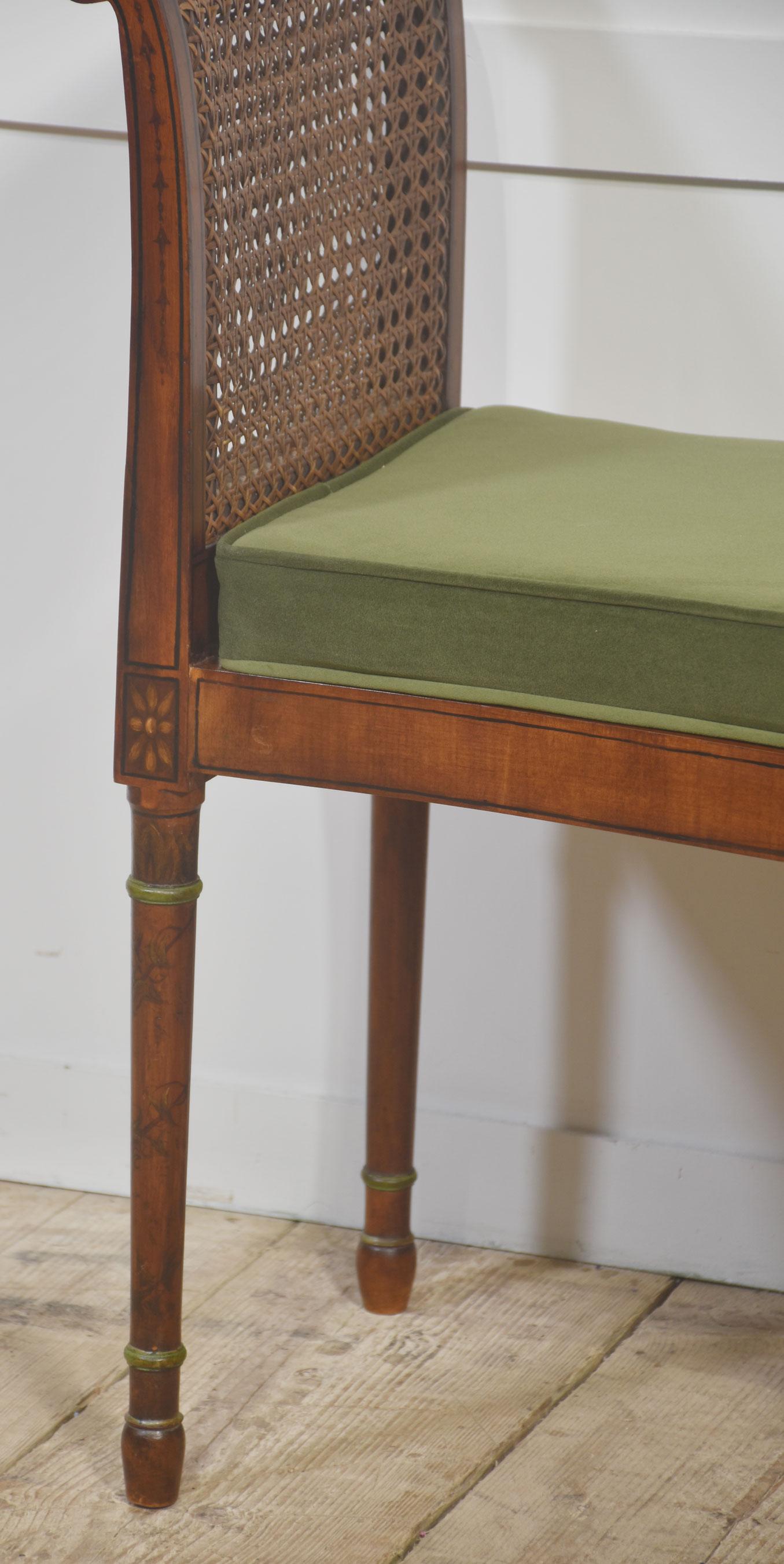 Tabouret en bois satiné peint Bon état - En vente à Cheshire, GB