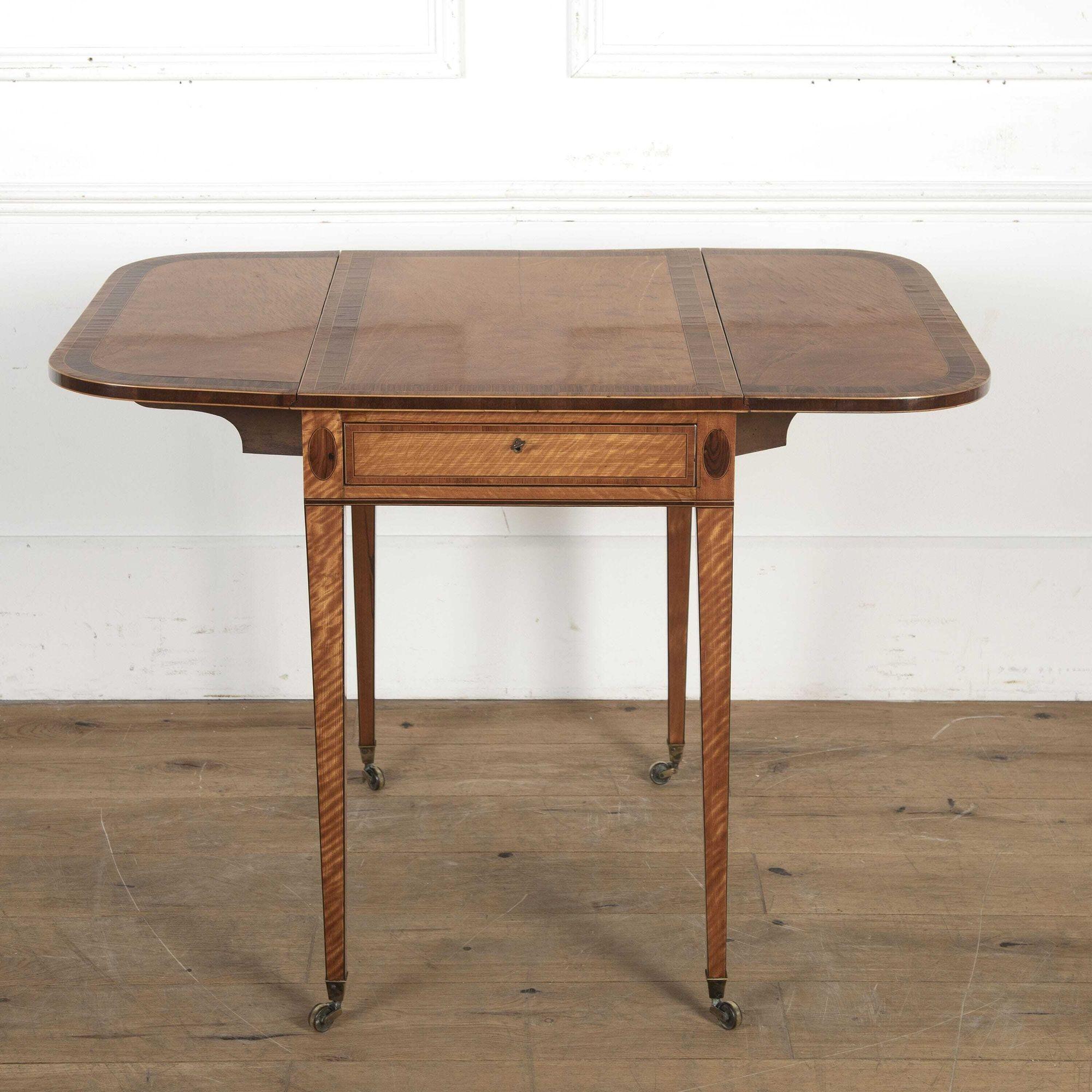 Satinwood Pembroke Table In Good Condition In Gloucestershire, GB