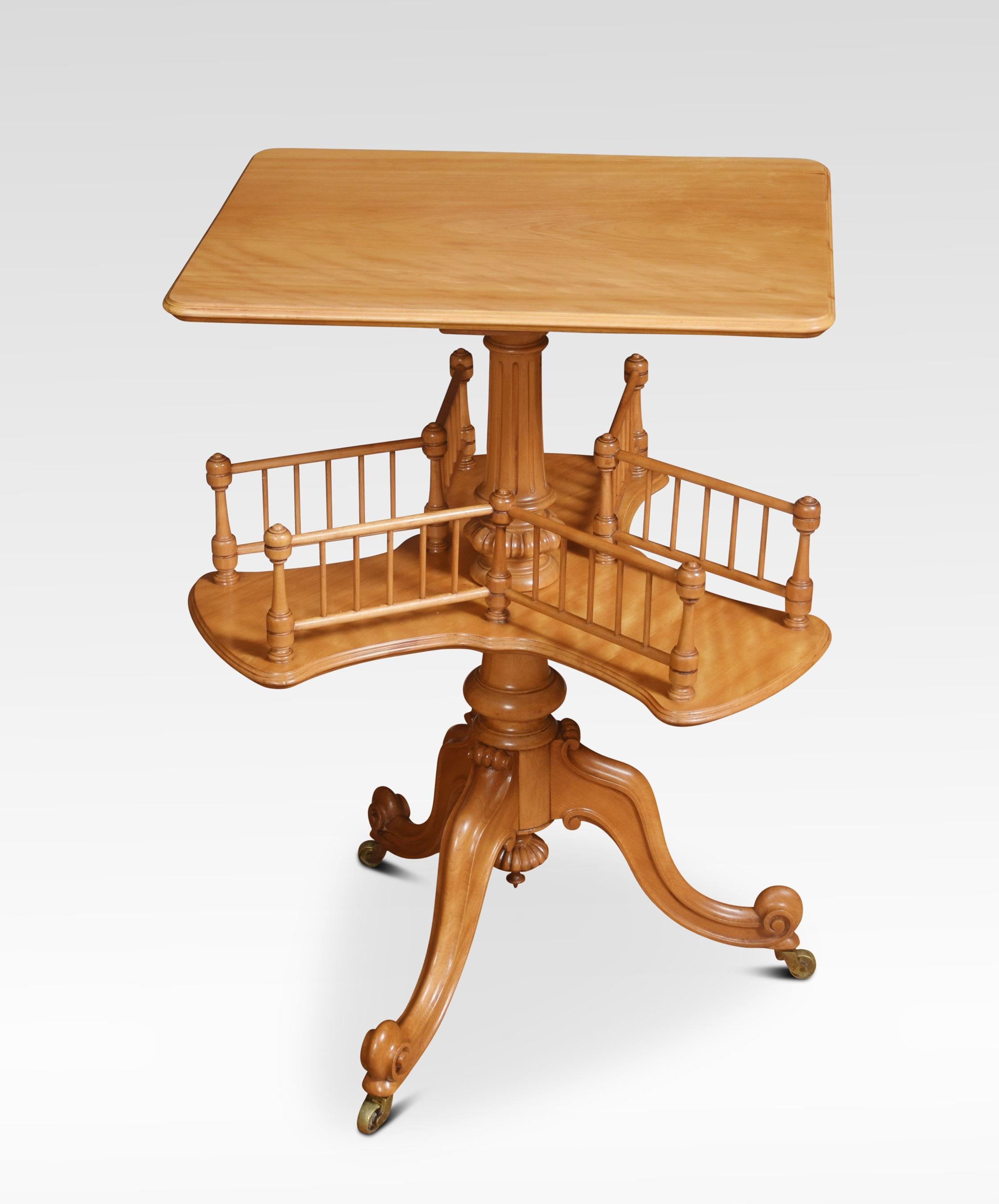 XIXe siècle Table à livres tournante en bois de satin en vente