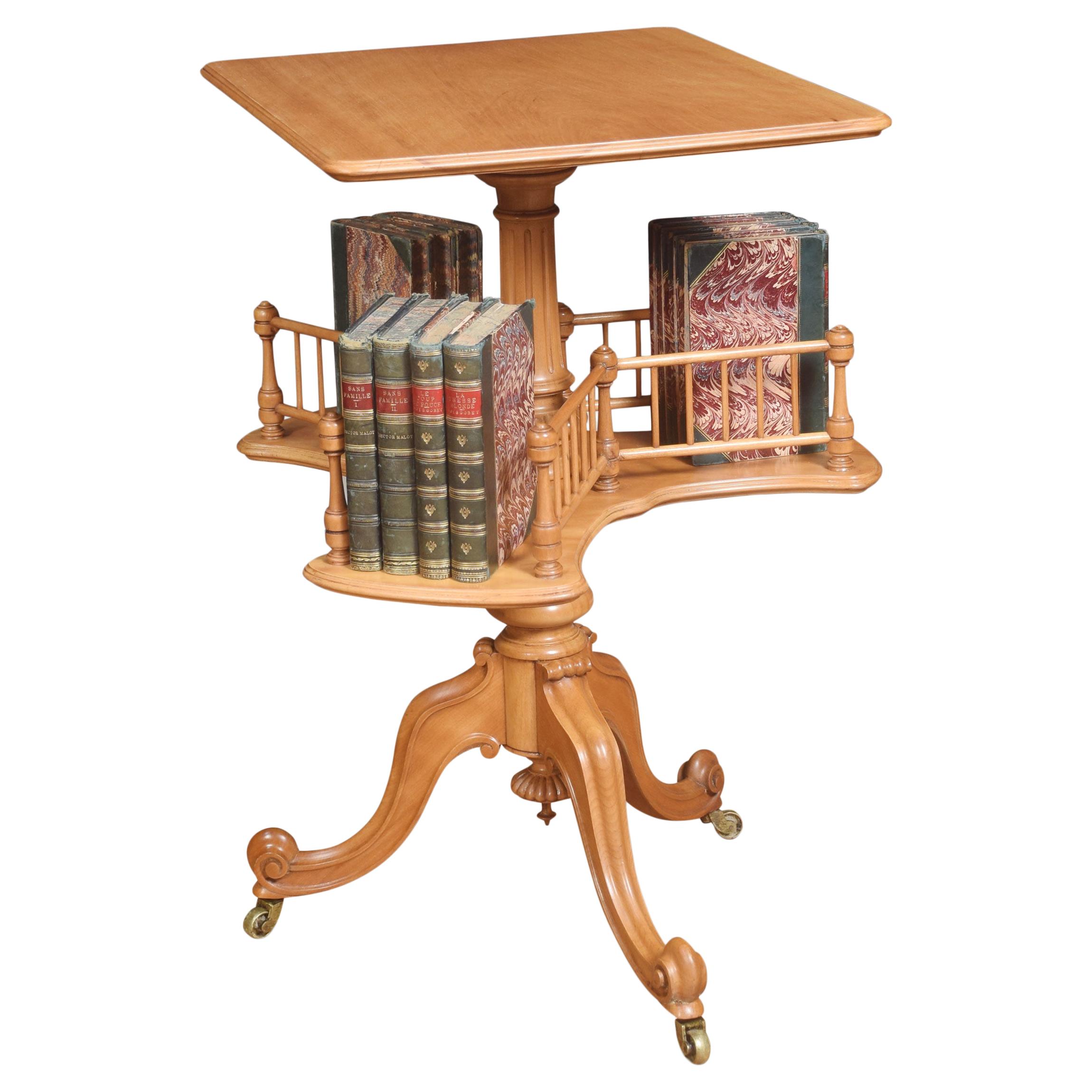 Table à livres tournante en bois de satin en vente