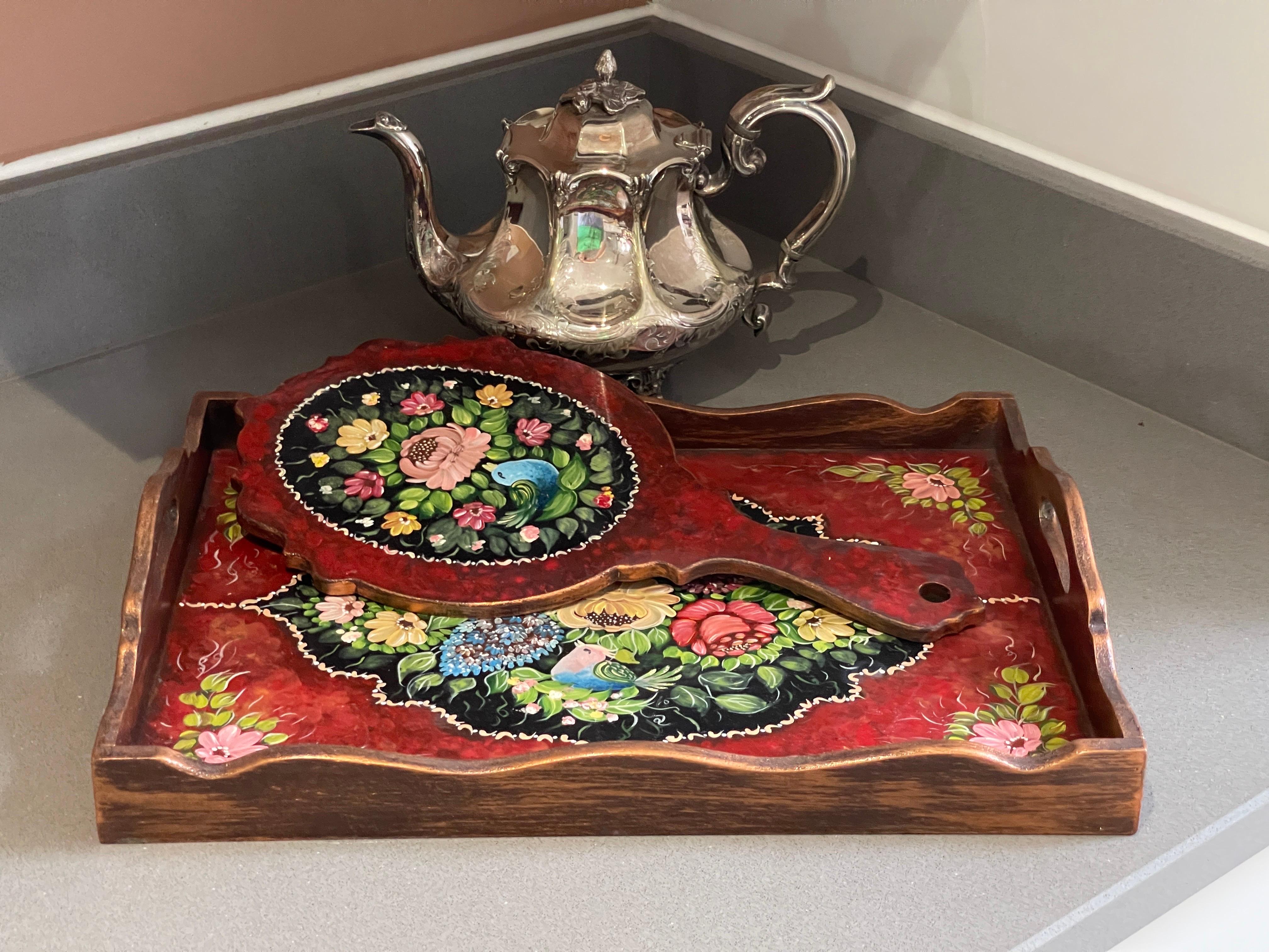 Orientalisches Vintage-Teetablett mit Blumen- und Hühnermuster, handbemalt, Holzserviertablett im Angebot 5
