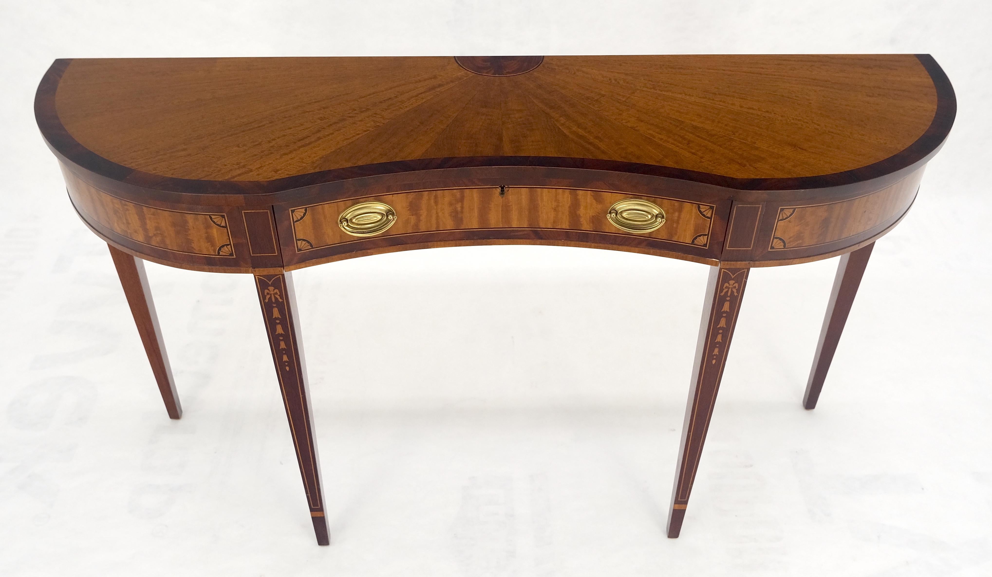 Laqué Satinwood Very Fine Inlayed Serpentine Front One Drawer Console Sofa Table MINT! en vente