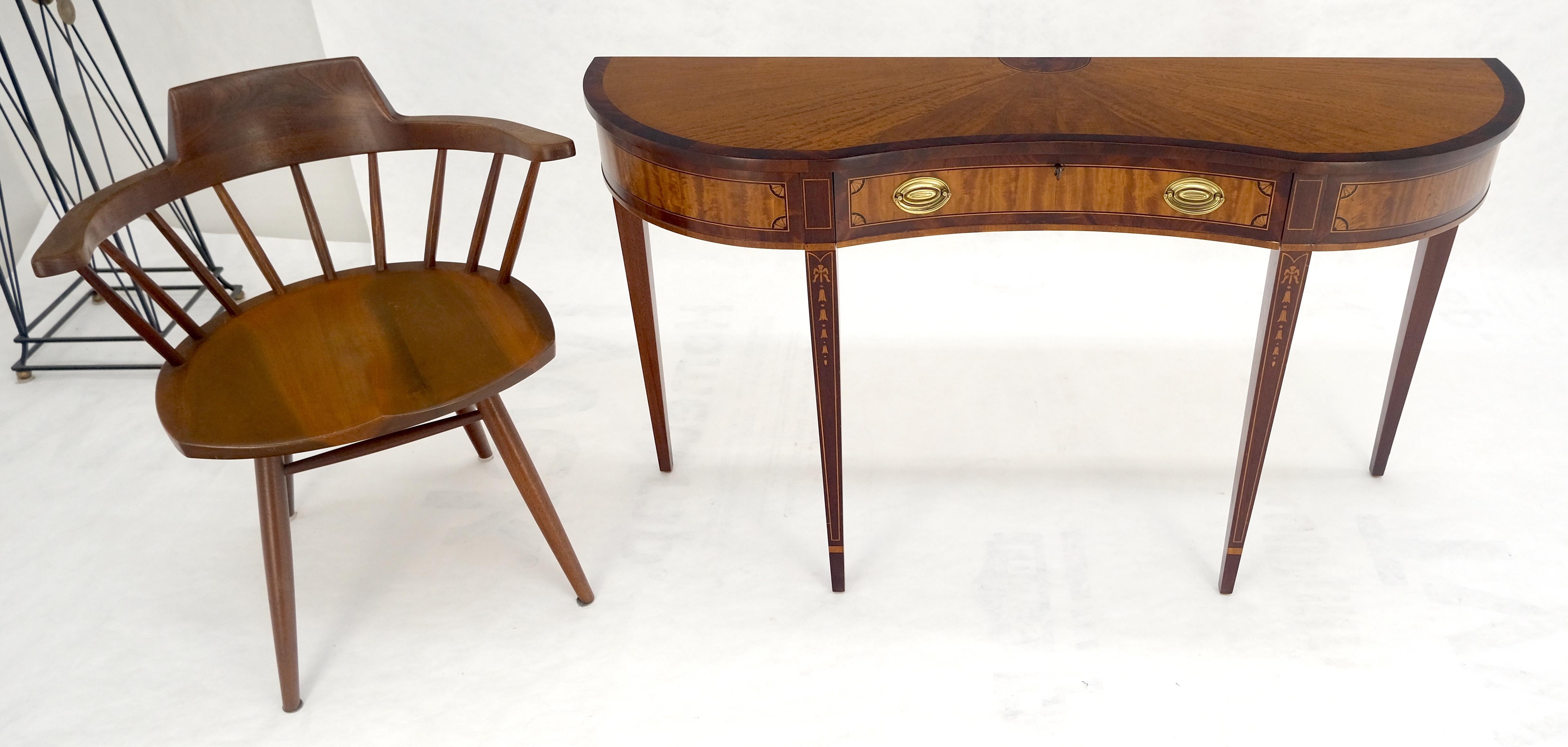 20ième siècle Satinwood Very Fine Inlayed Serpentine Front One Drawer Console Sofa Table MINT! en vente