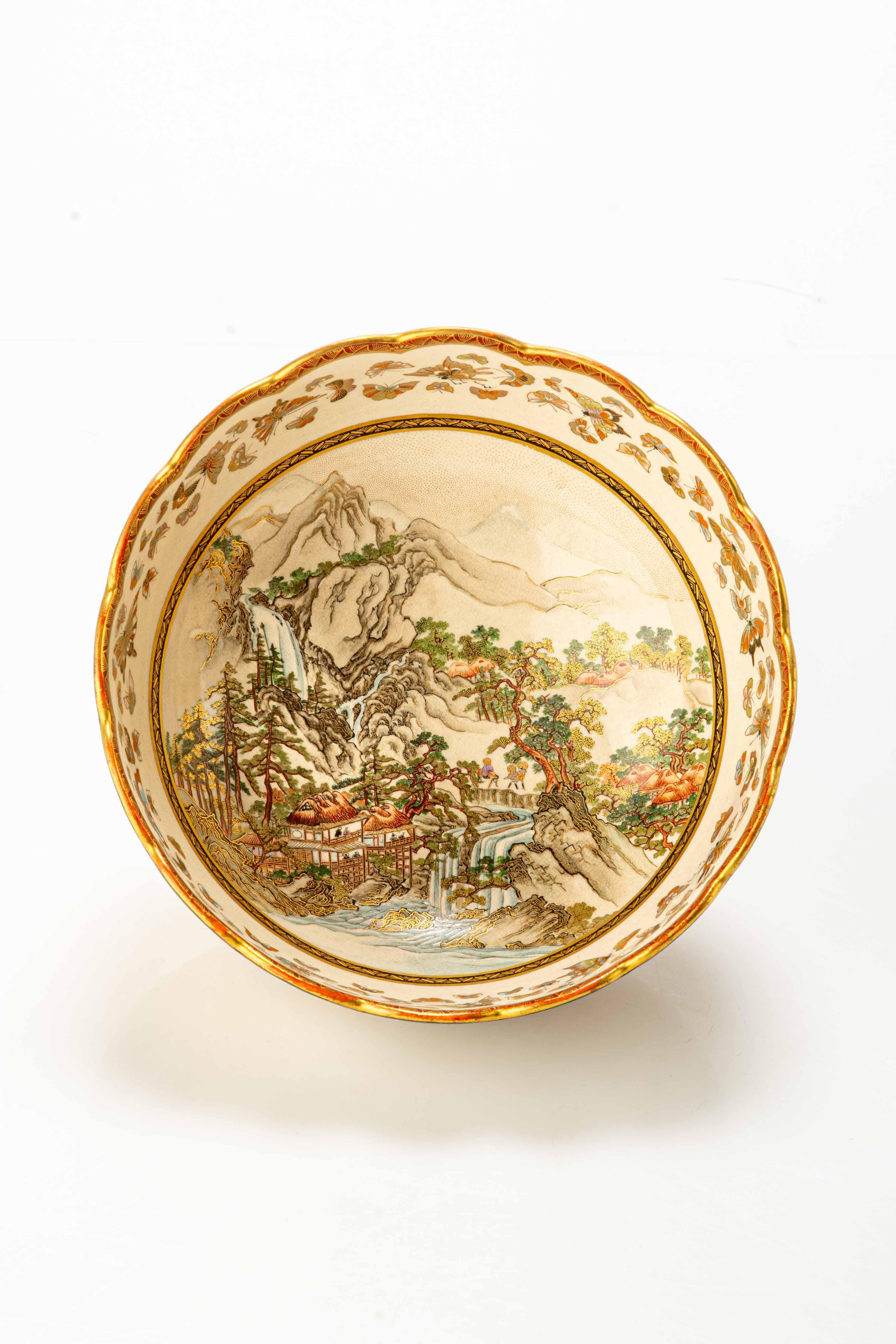 19th Century Satsuma ceramic lobed bowl, signed Juzan under the base For Sale