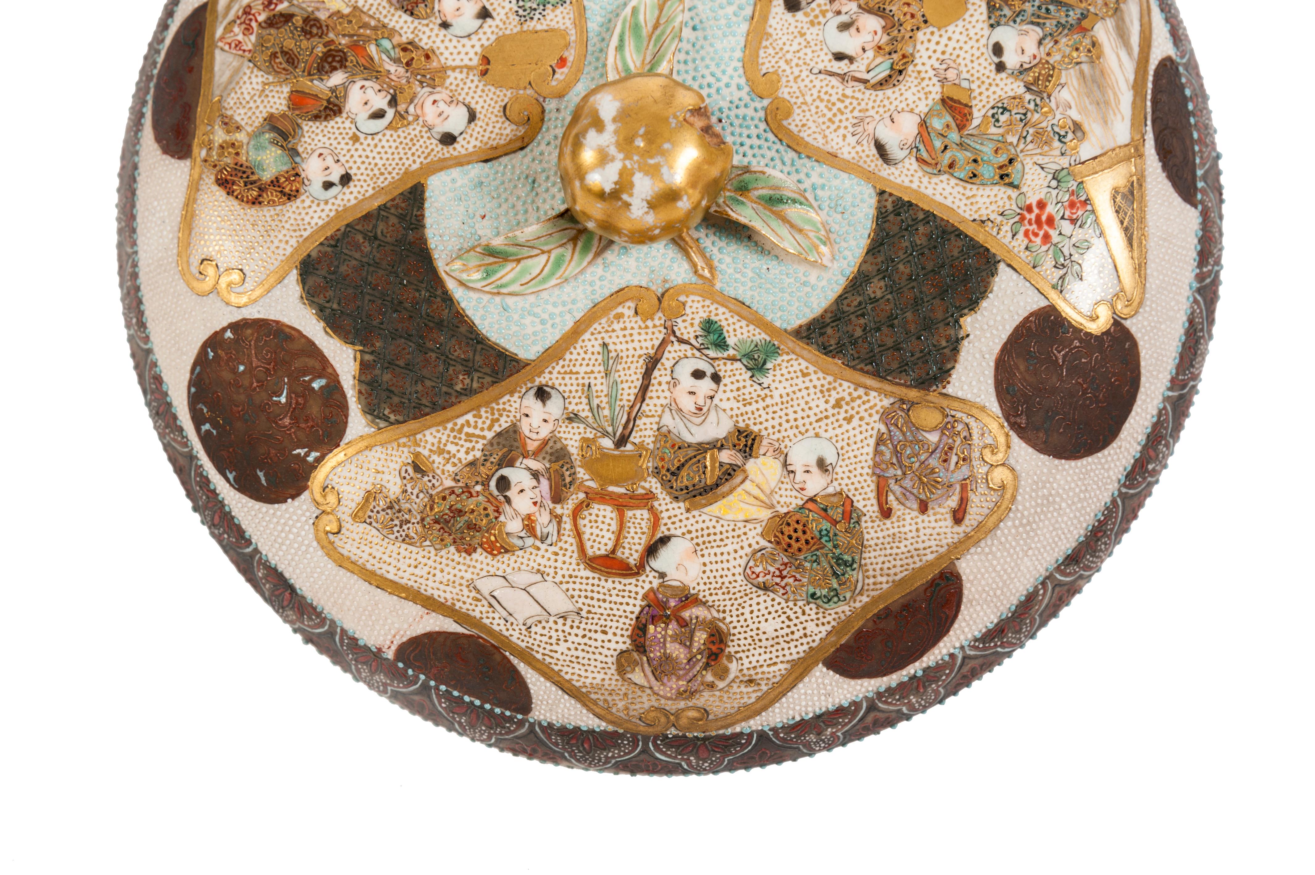 Satsuma-Schachtel mit Deckel, Porzellan, Japan, spätes 19. Jahrhundert im Angebot 3