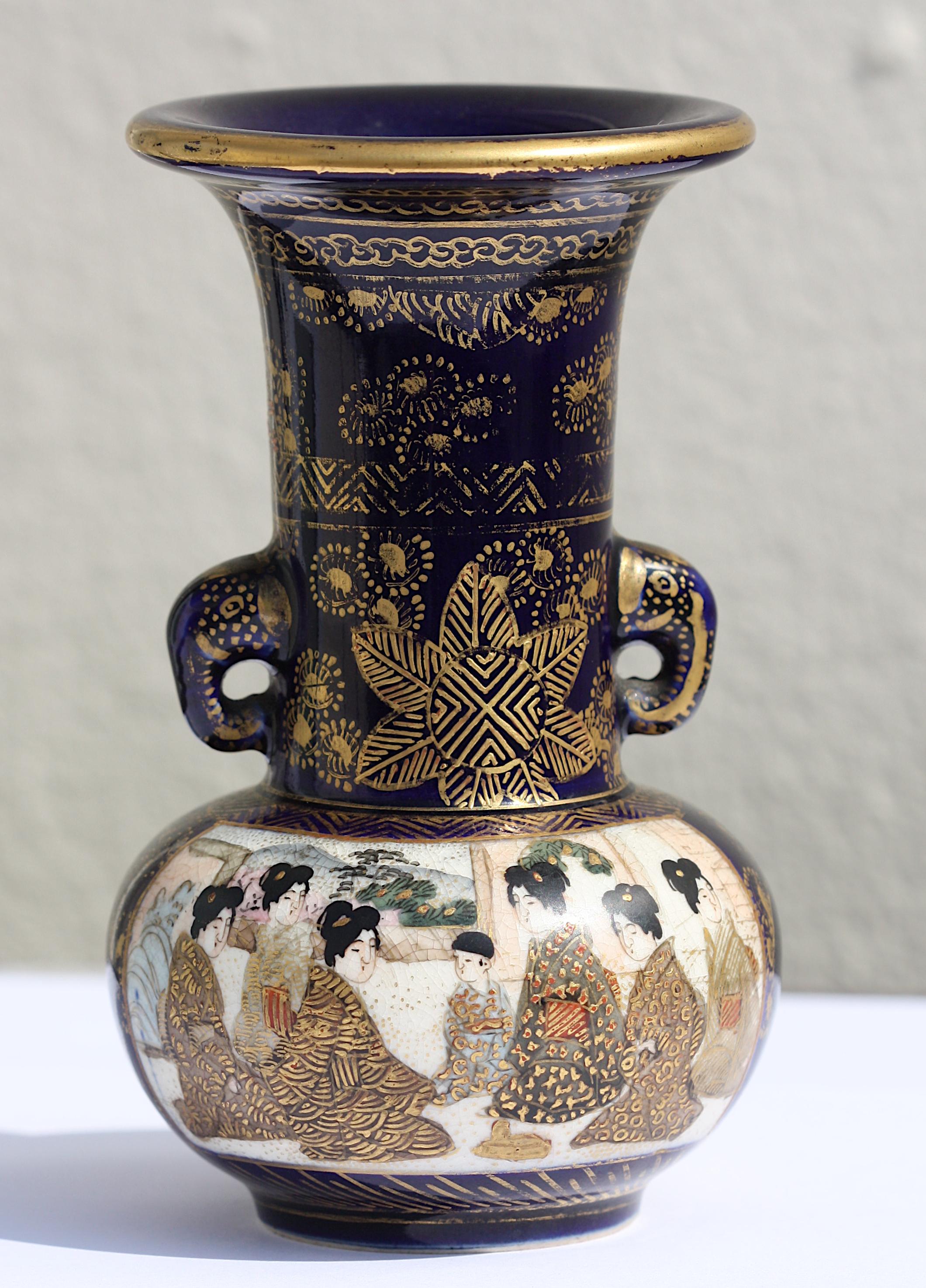 Vase de cabinet en faïence de Satsuma en vente 1