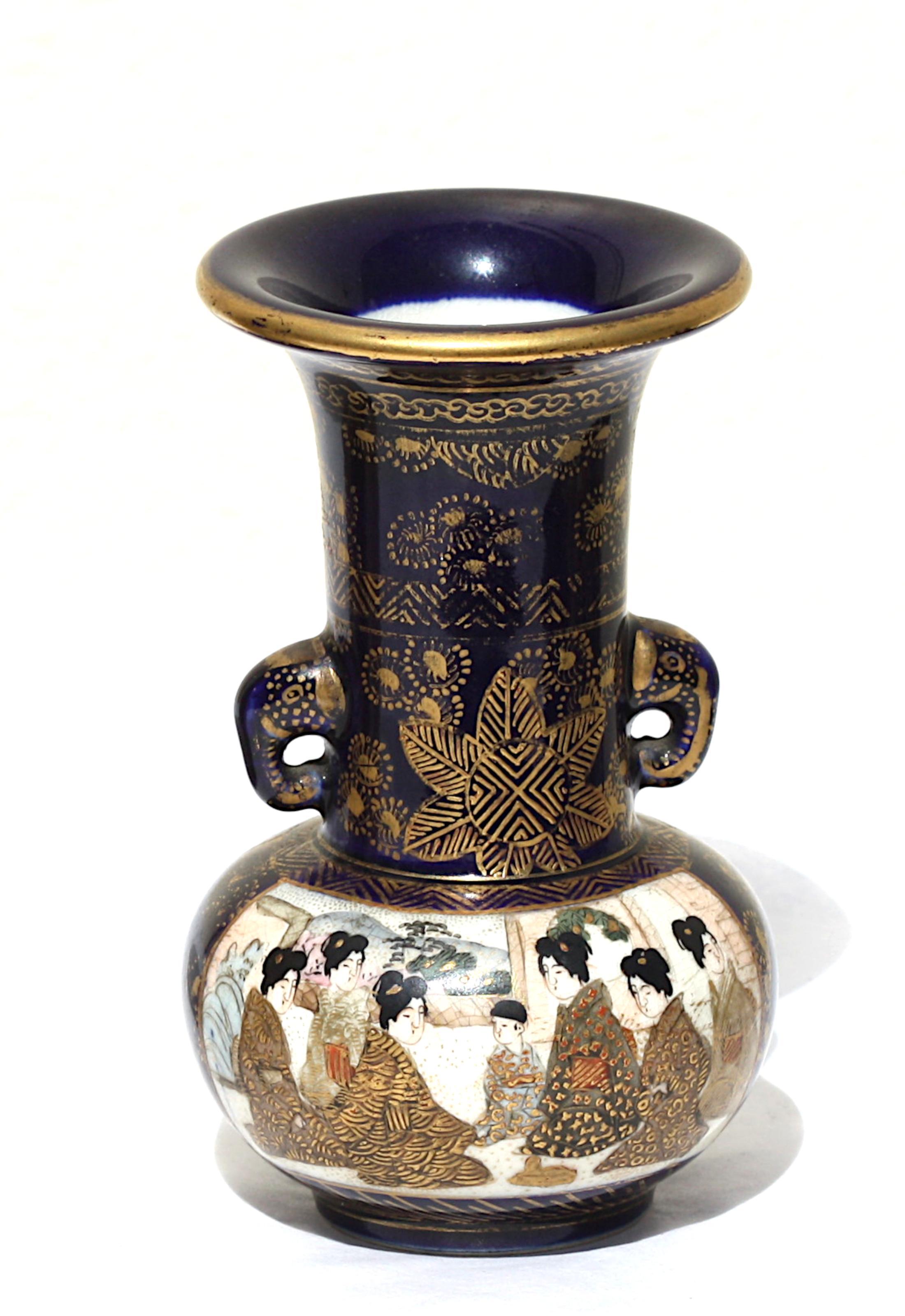 Vase de cabinet en faïence de Satsuma en vente 2