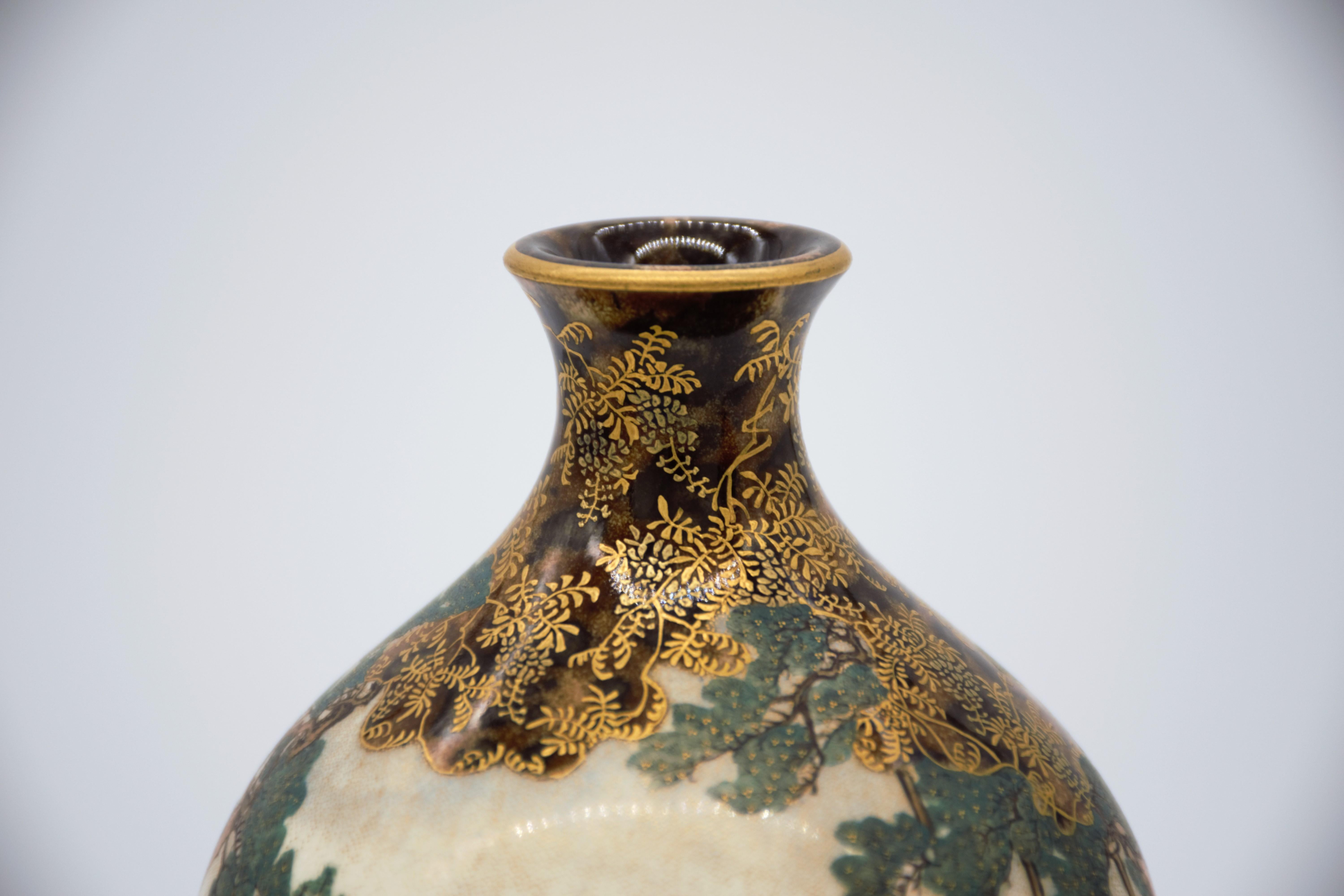 Gilt Satsuma earthenware vase by kinkozan, Meiji period For Sale