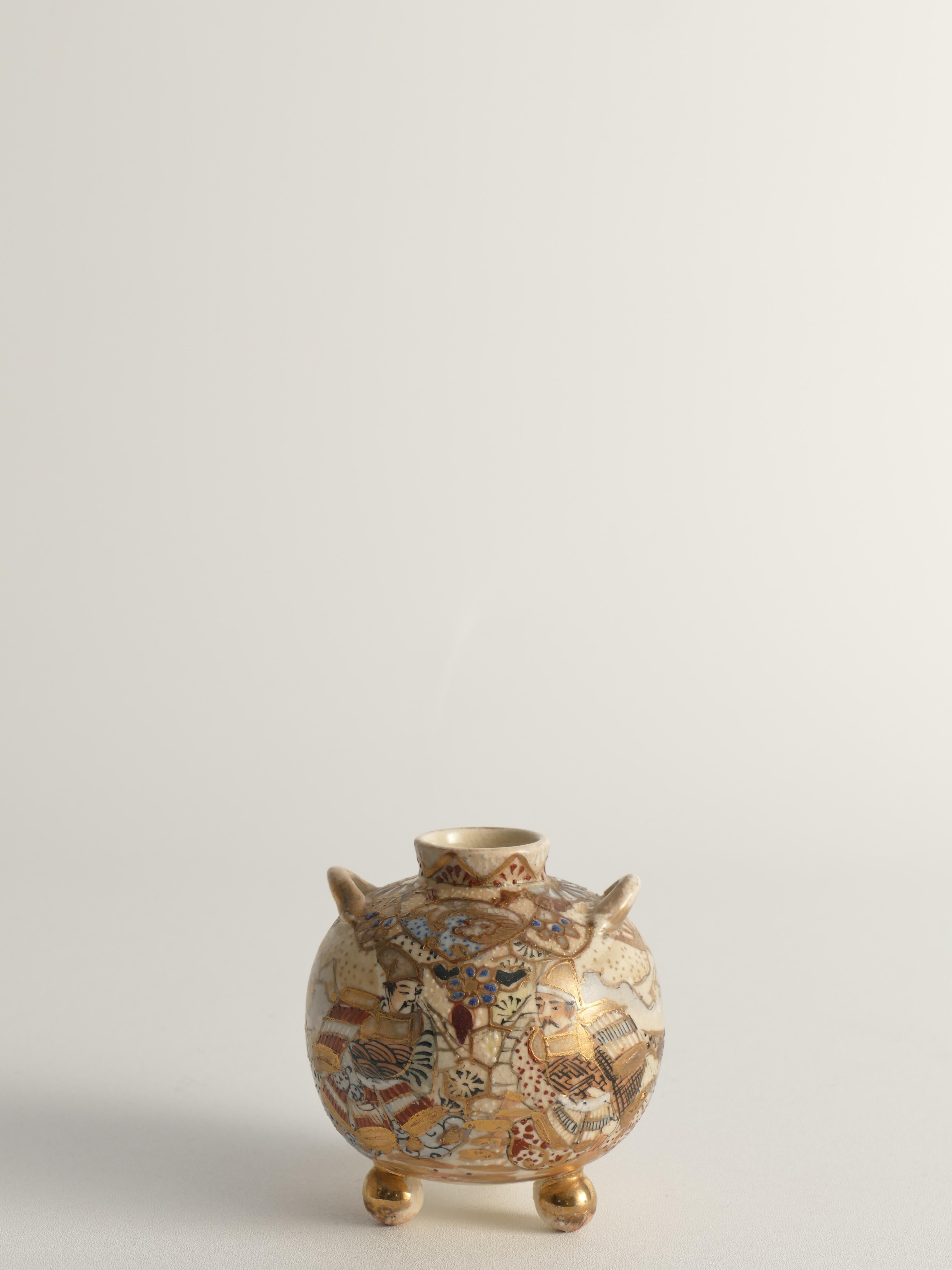 Vasi in terracotta Satsuma, dipinti a mano in policromia, Giappone, set di 2 in vendita 8