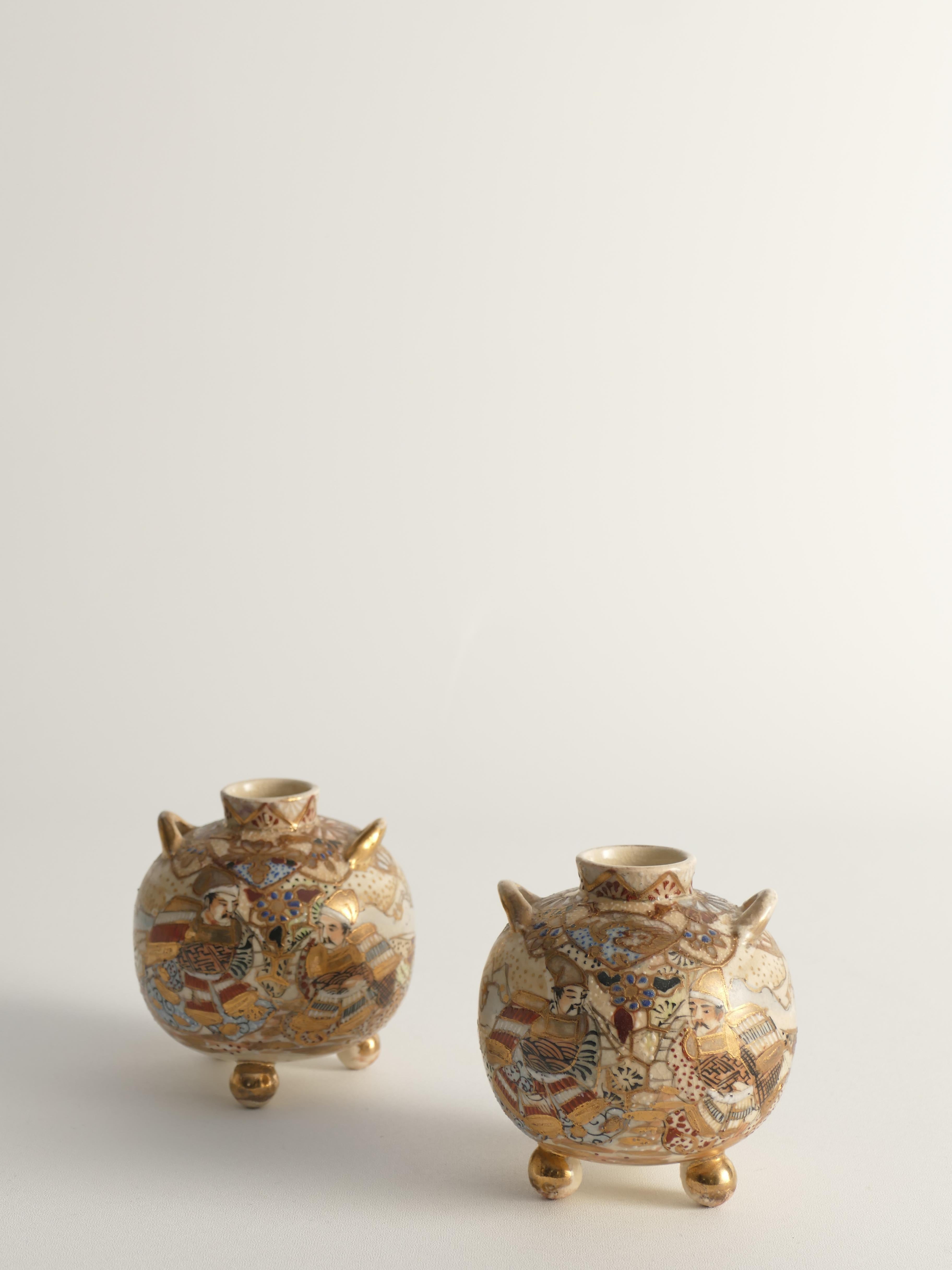 Giapponese Vasi in terracotta Satsuma, dipinti a mano in policromia, Giappone, set di 2 in vendita