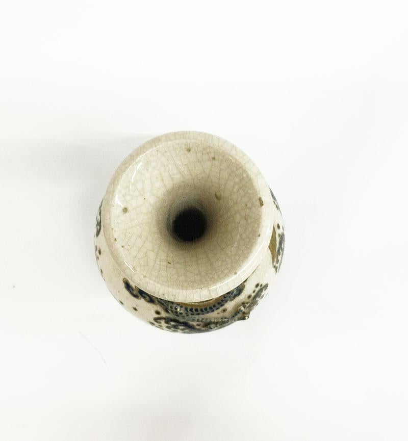 Poterie Vase bleu d'époque Gosu de Satsuma Edo avec signature Shimazu Mon