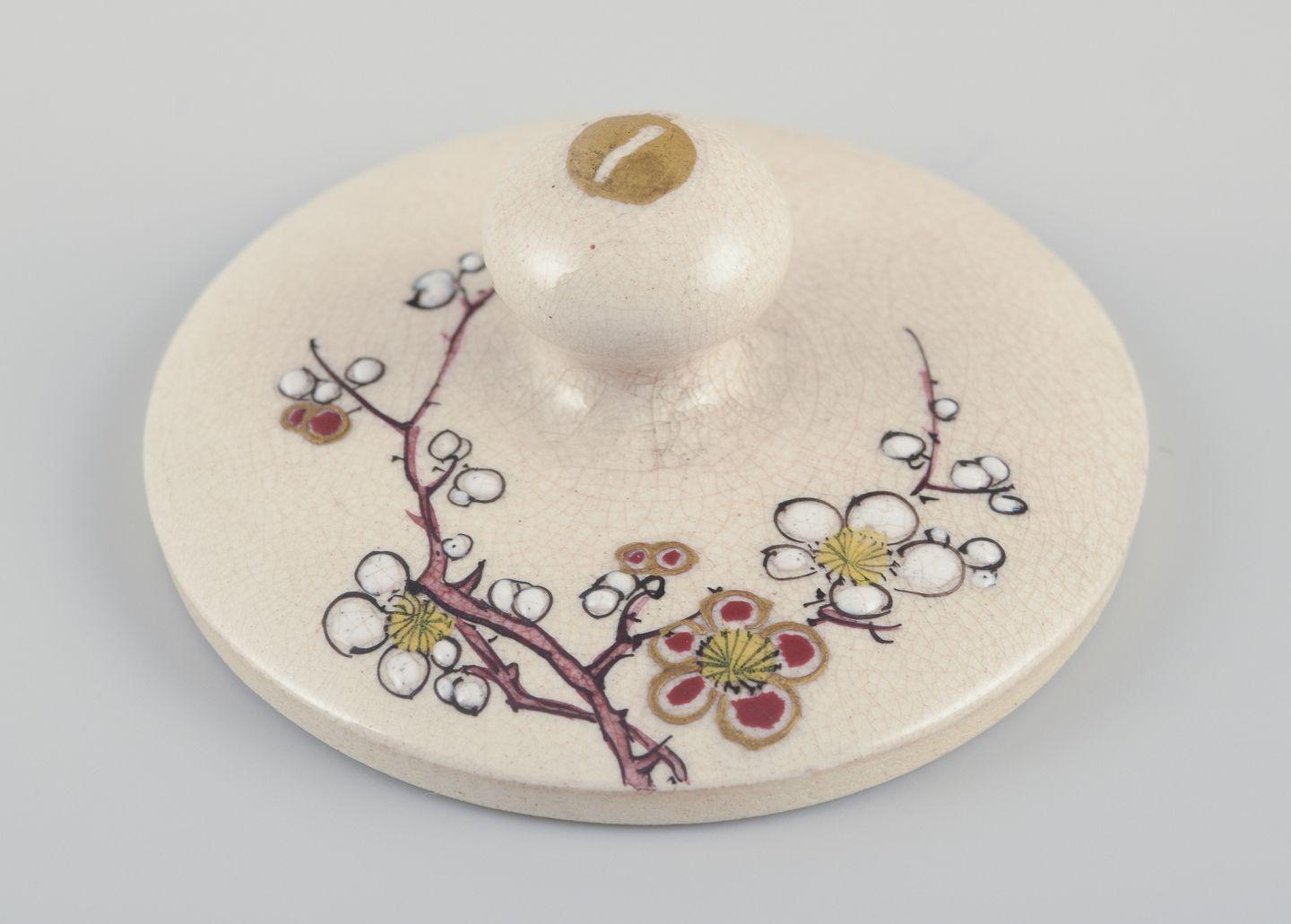 Satsuma, Imperial Japan. Miniature teapot in earthenware. Approx. 1870s In Excellent Condition For Sale In København, Copenhagen
