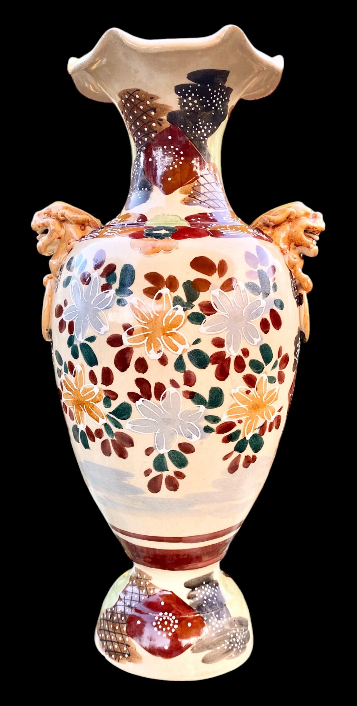 Satsuma Polychrome Painted Vase, Taisho Period (1912- 1926) 5