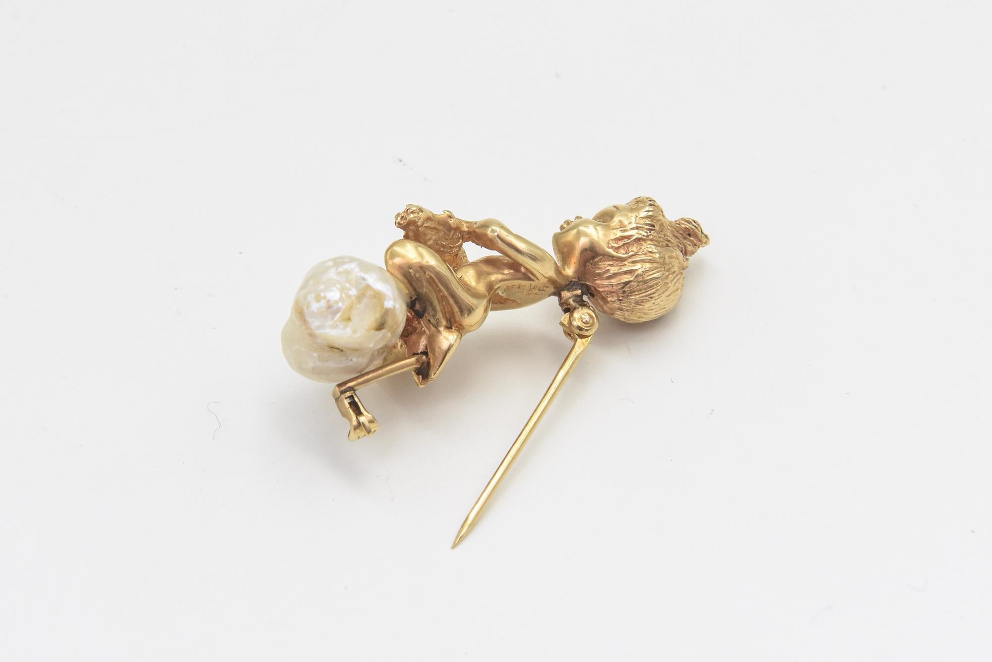 Saturdays Child Gold Brooch by William Ruser In Good Condition For Sale In Miami Beach, FL
