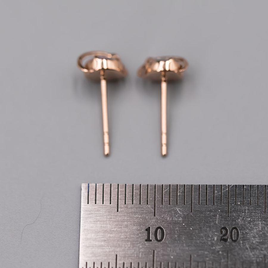 Saturn Design Orecchini a perno con opale doppio in oro rosa 18 carati In condizioni Nuovo in vendita a Suwanee, GA