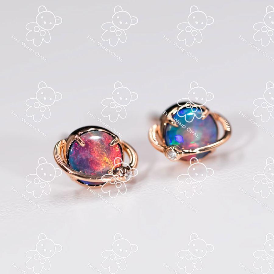 Saturn Design Orecchini a perno con opale australiano doppio in oro rosa 18 carati.


Spedizione nazionale gratuita USPS di prima classe! Borsa o scatola regalo in omaggio con ogni ordine!

L'opale, la regina delle gemme, è una delle gemme più belle