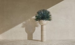 Jardinera con pedestal, SATURN IV by SIRAK