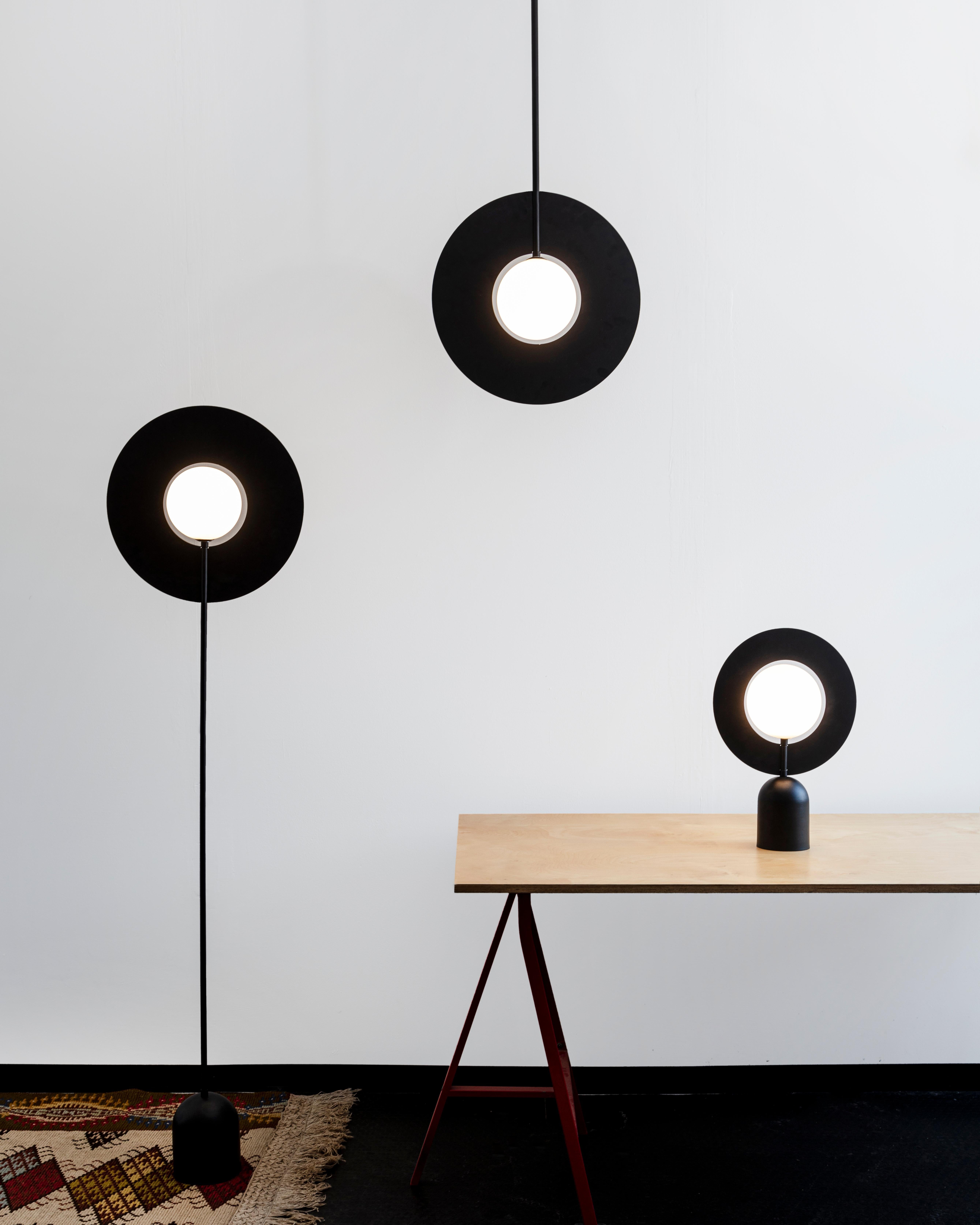 XXIe siècle et contemporain SATURN - Lights Modernes, couleur noire, métal et verre en vente