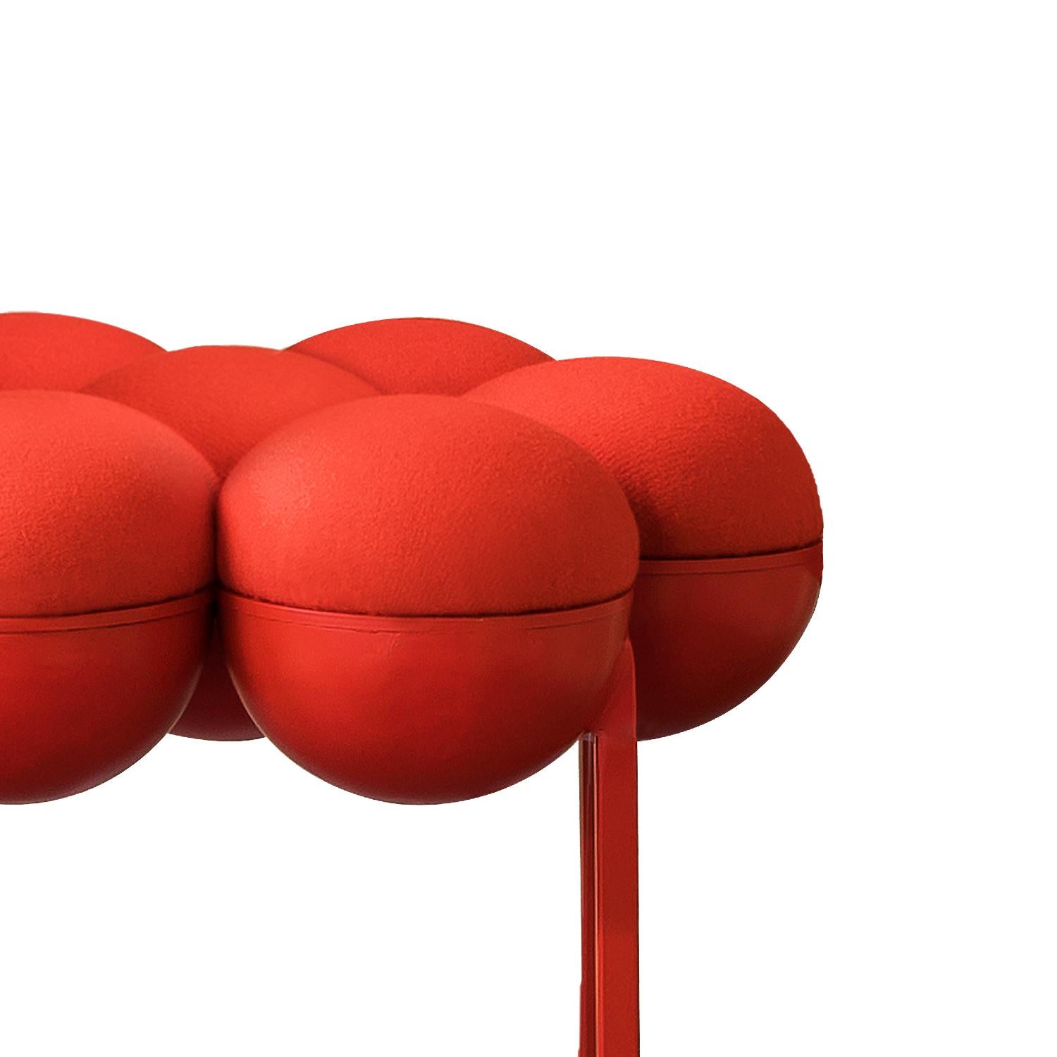 Saturn-Hocker, Klein, Ottomane, Rotes Metall, Cremefarbener Bouclé, Modern, Skulptur (Portugiesisch) im Angebot