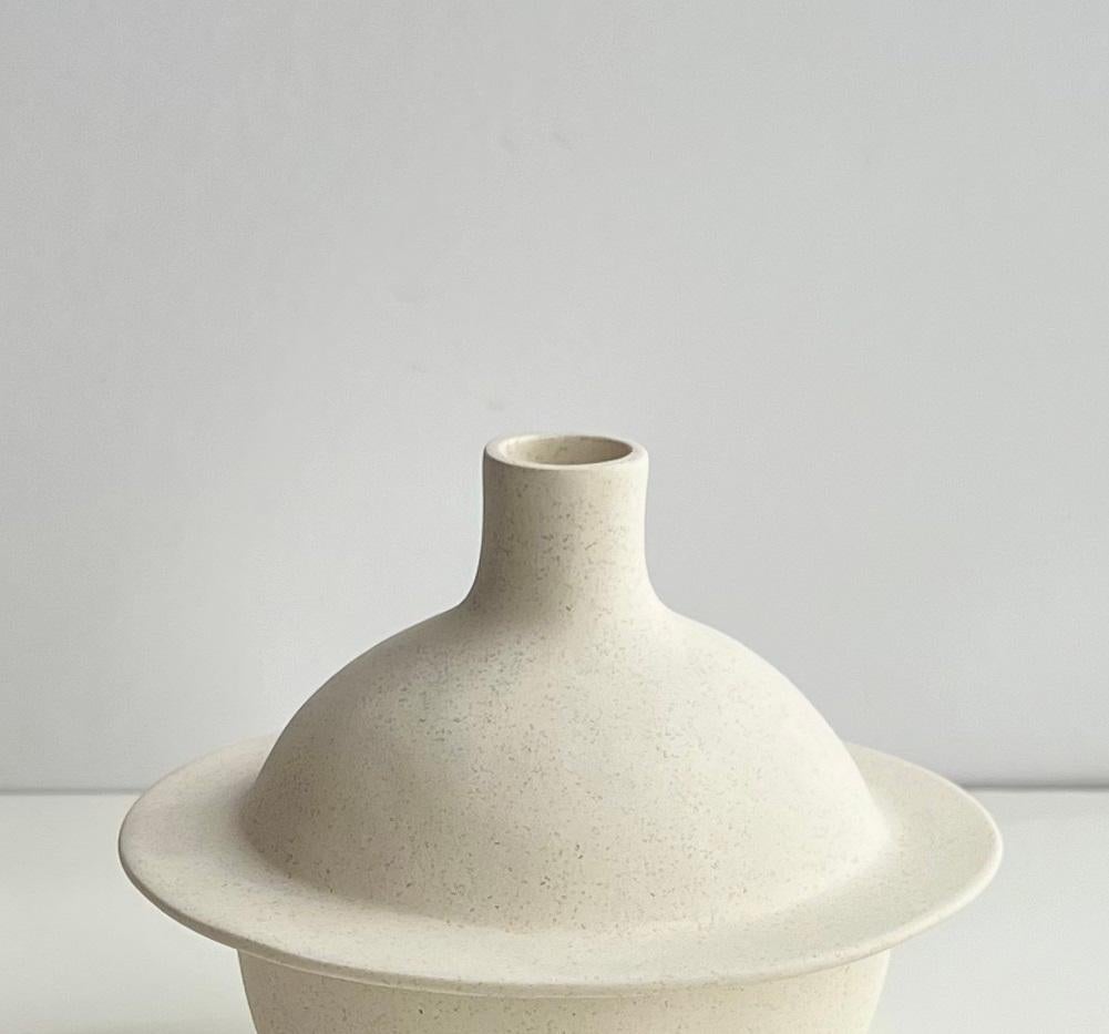 Postmoderno Vaso scultoreo Saturn di Karin Amdal in vendita