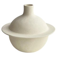 Recipiente escultórico Saturno de Karin Amdal