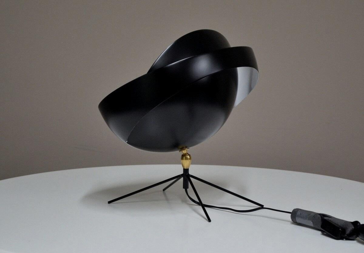 Peint Serge Mouille - Lampe de bureau Saturn en noir - EN STOCK ! en vente