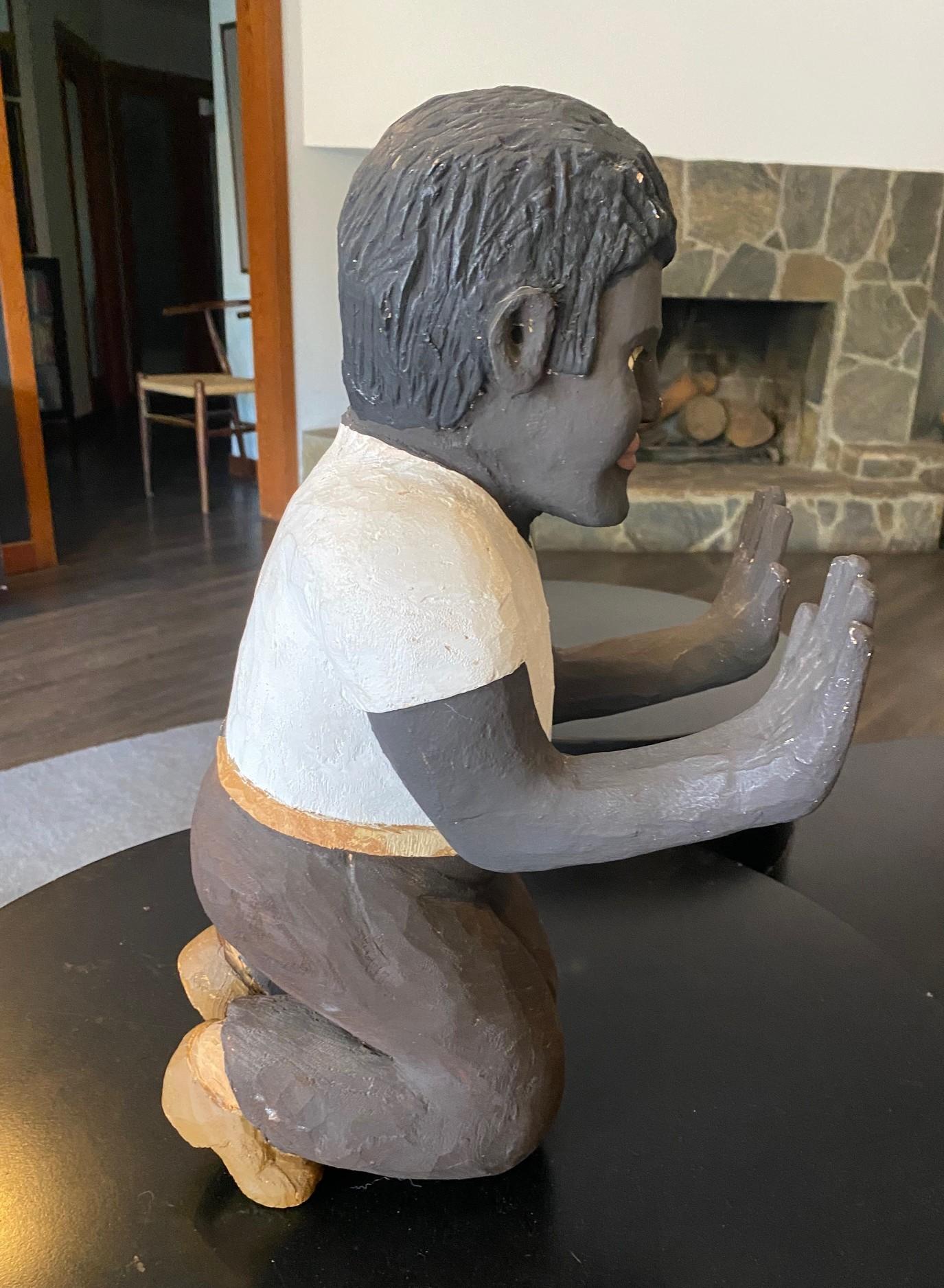 Bois Sculpture d'art populaire cubain signée Saturnino Portuonda Pucho Odio en vente