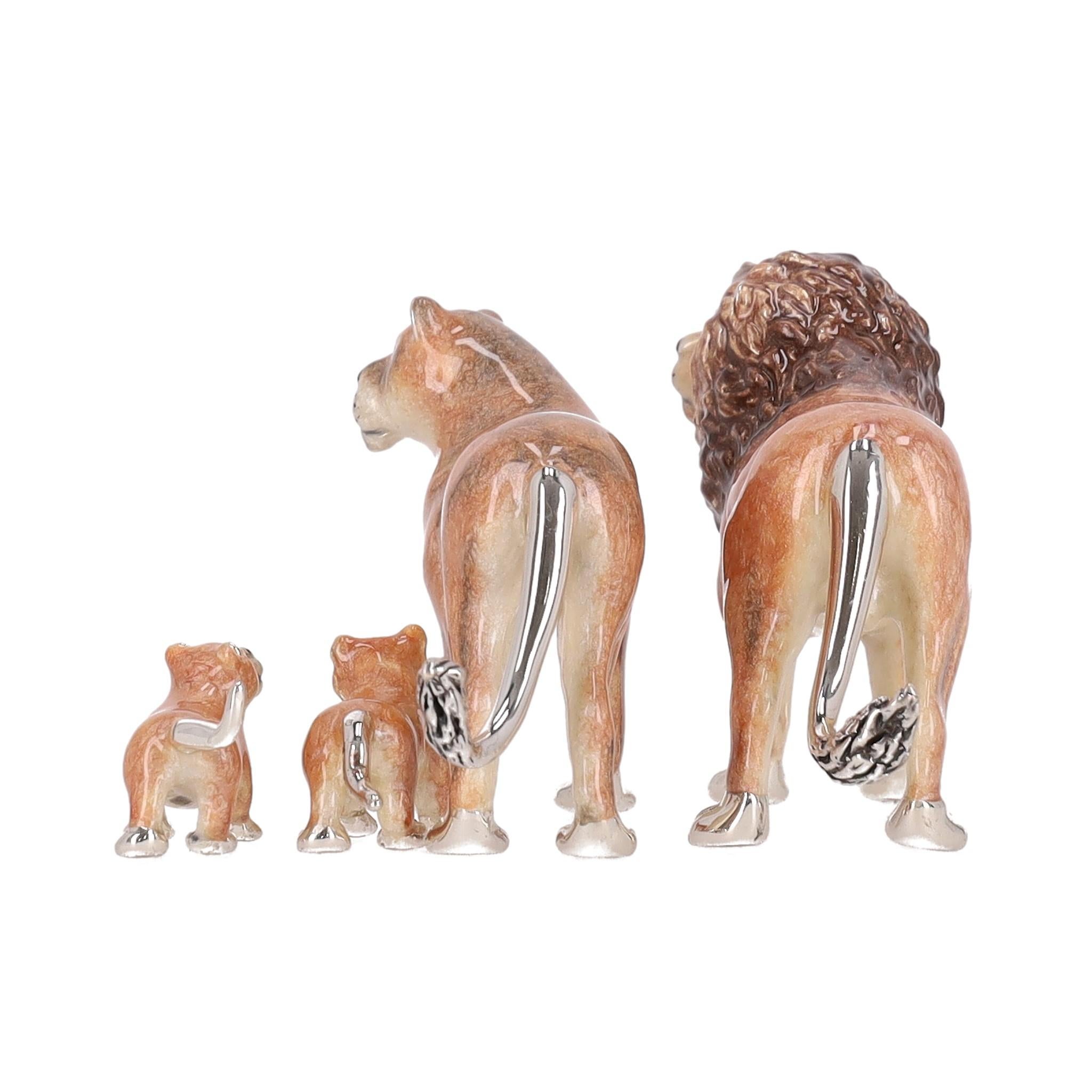 Brown Saturno Hand Enamelled 925 Lion Family - Set Of Four Ornaments For Sale