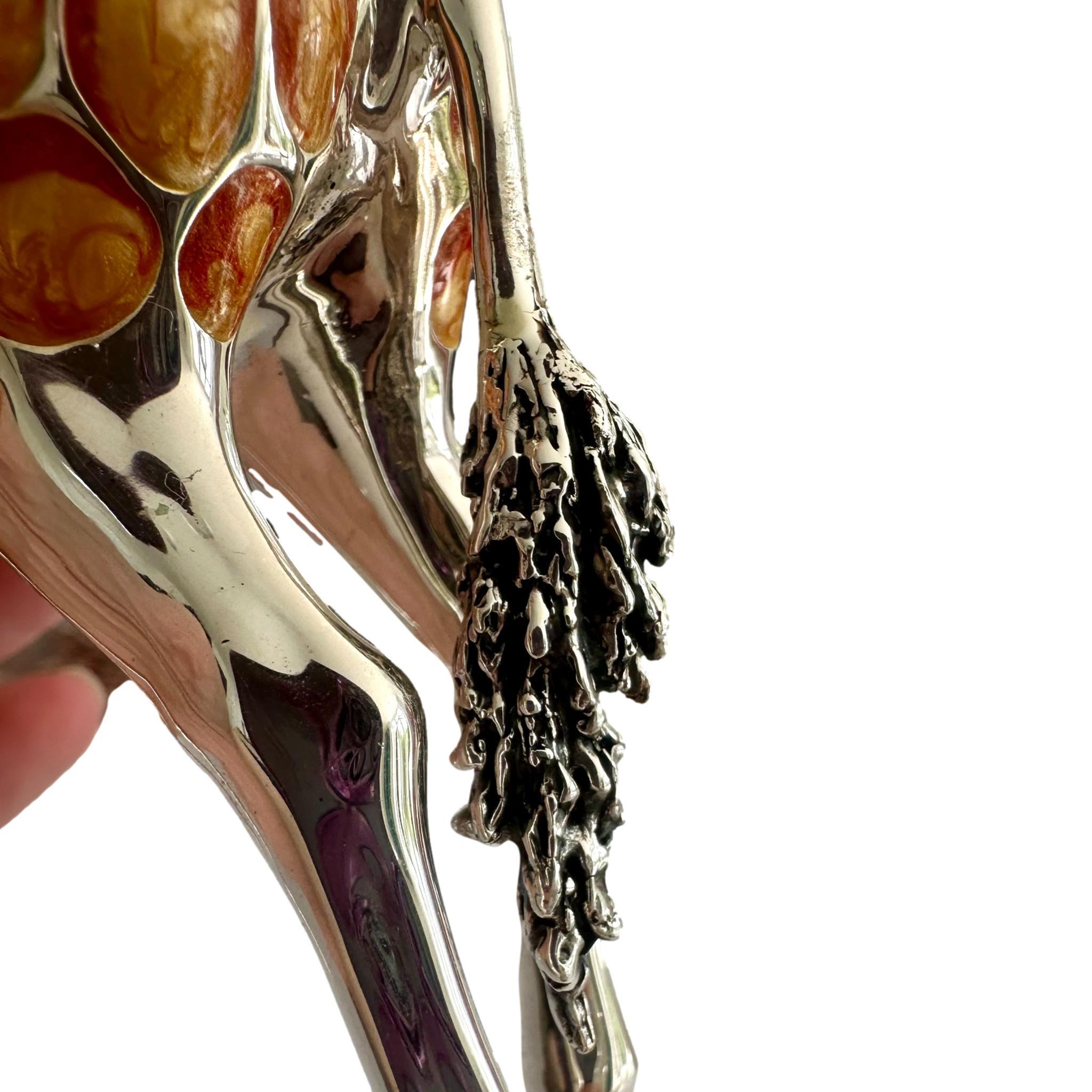Saturno - Ornamento a forma di Giraffa grande dipinto a mano in argento sterling in vendita 3