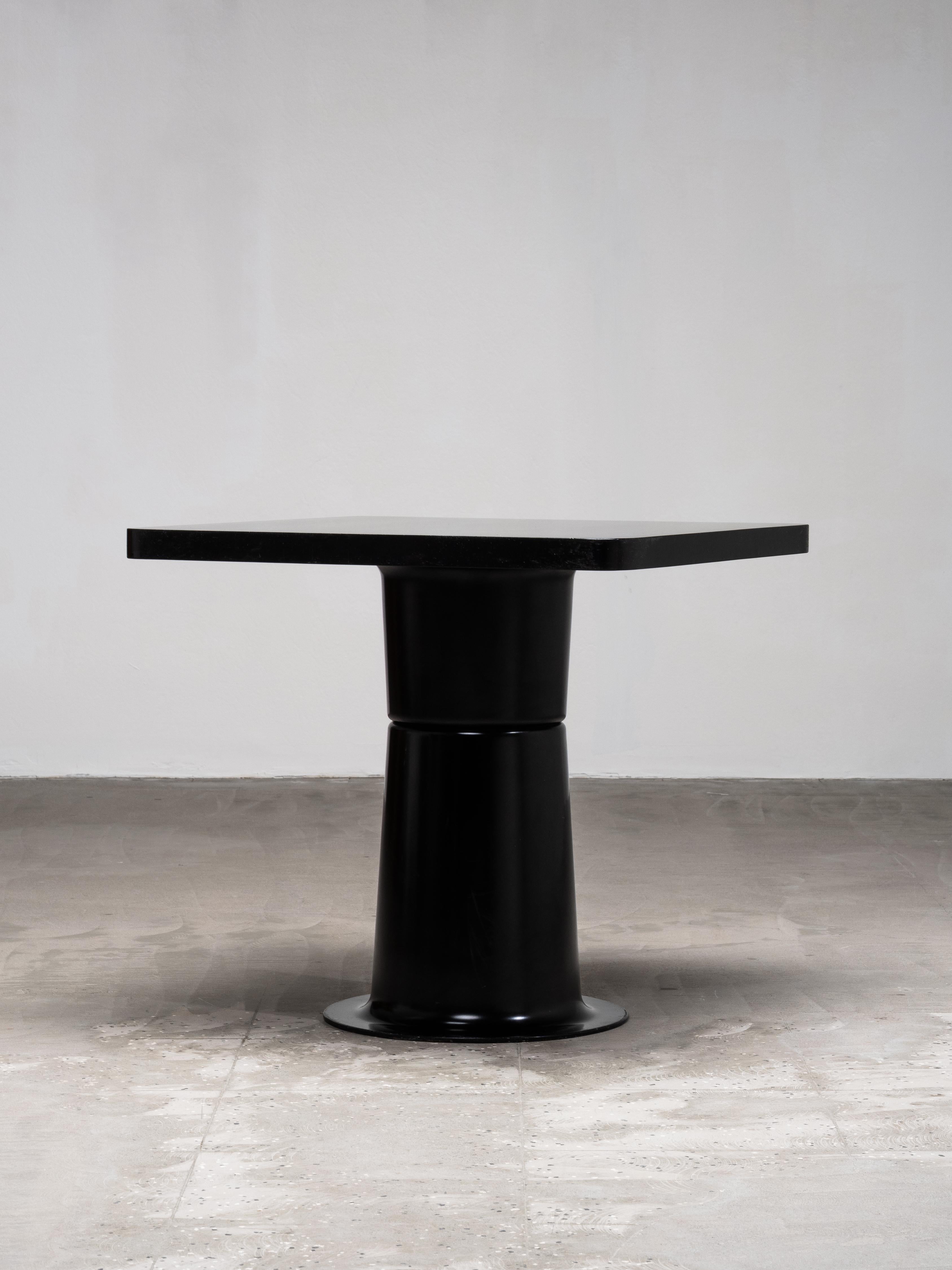 ‘Saturnus’ Black Square Side Table by Yrjö Kukkapuro for Haimi, Finland, 1970s In Good Condition For Sale In Karis, Nyland